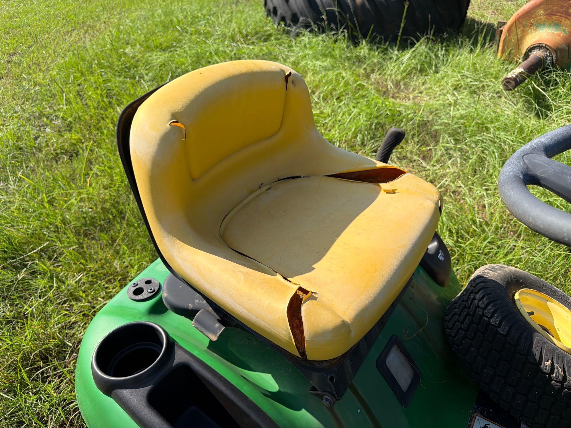 John Deere L110