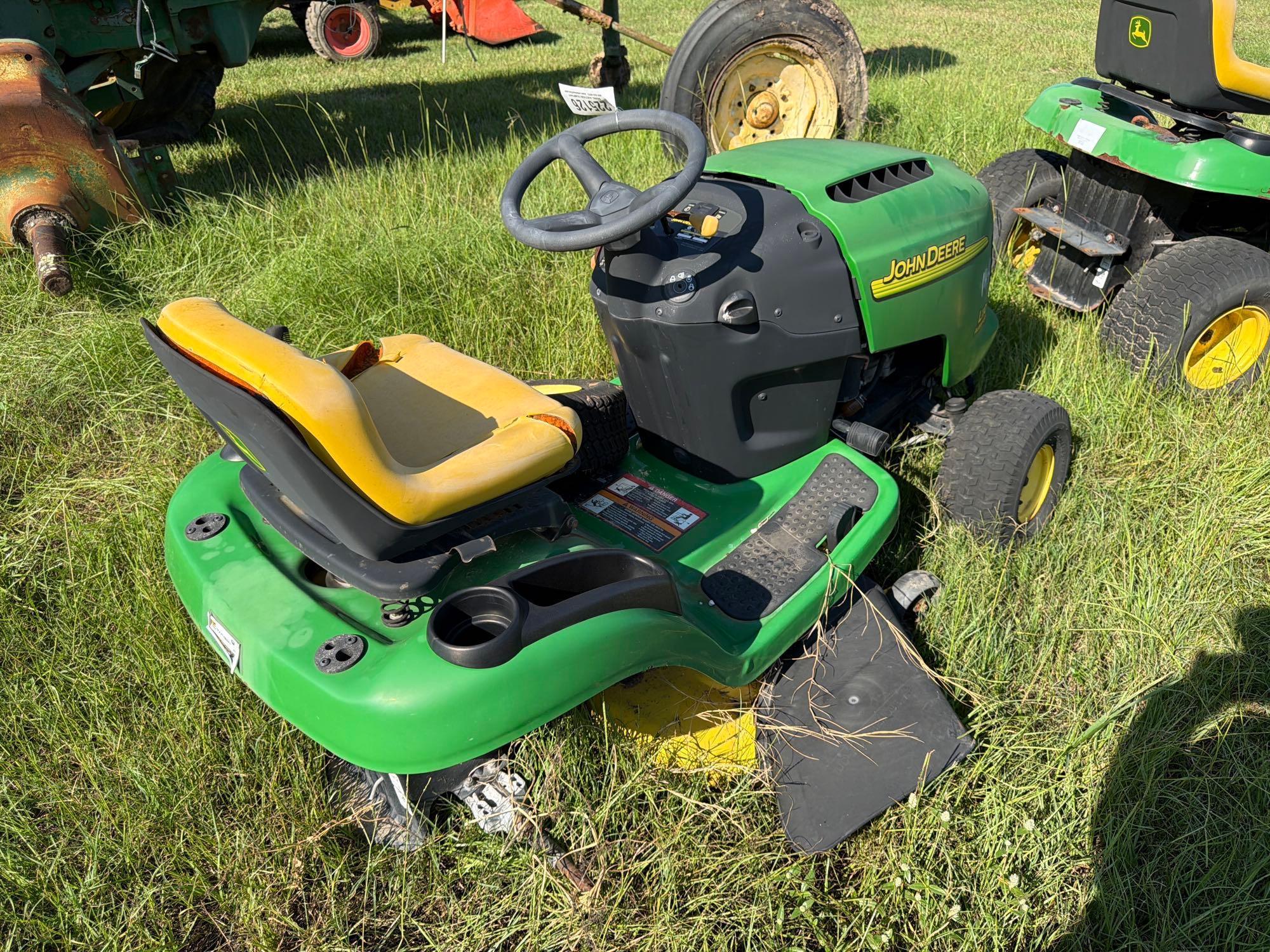 John Deere L110