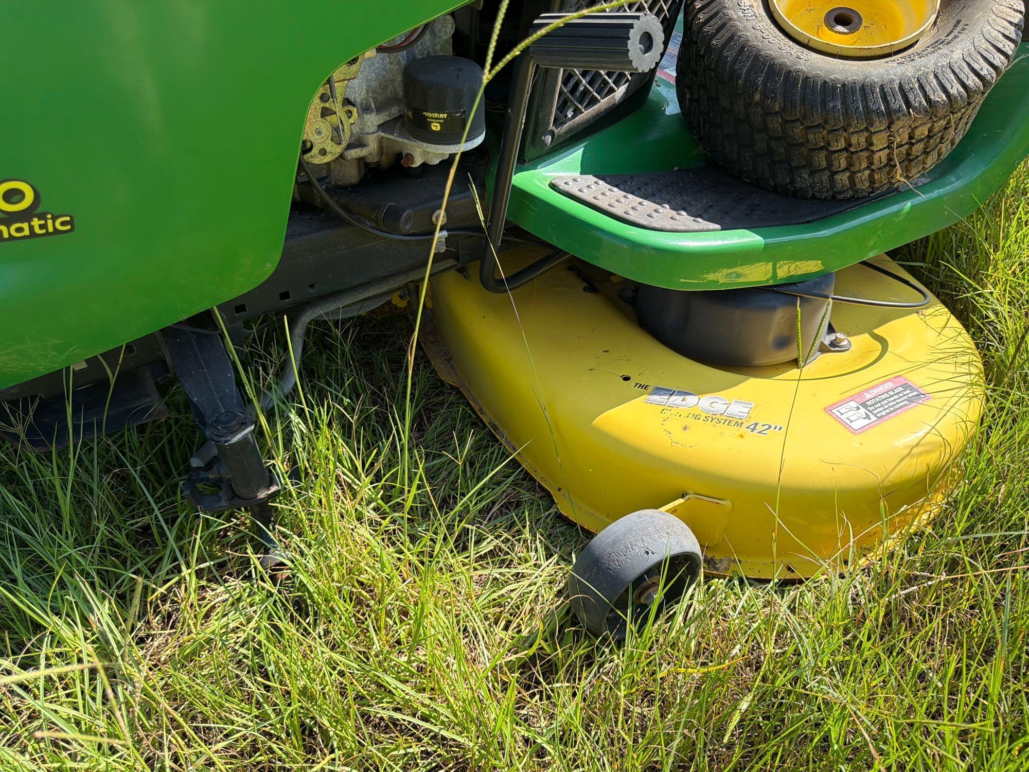 John Deere L110