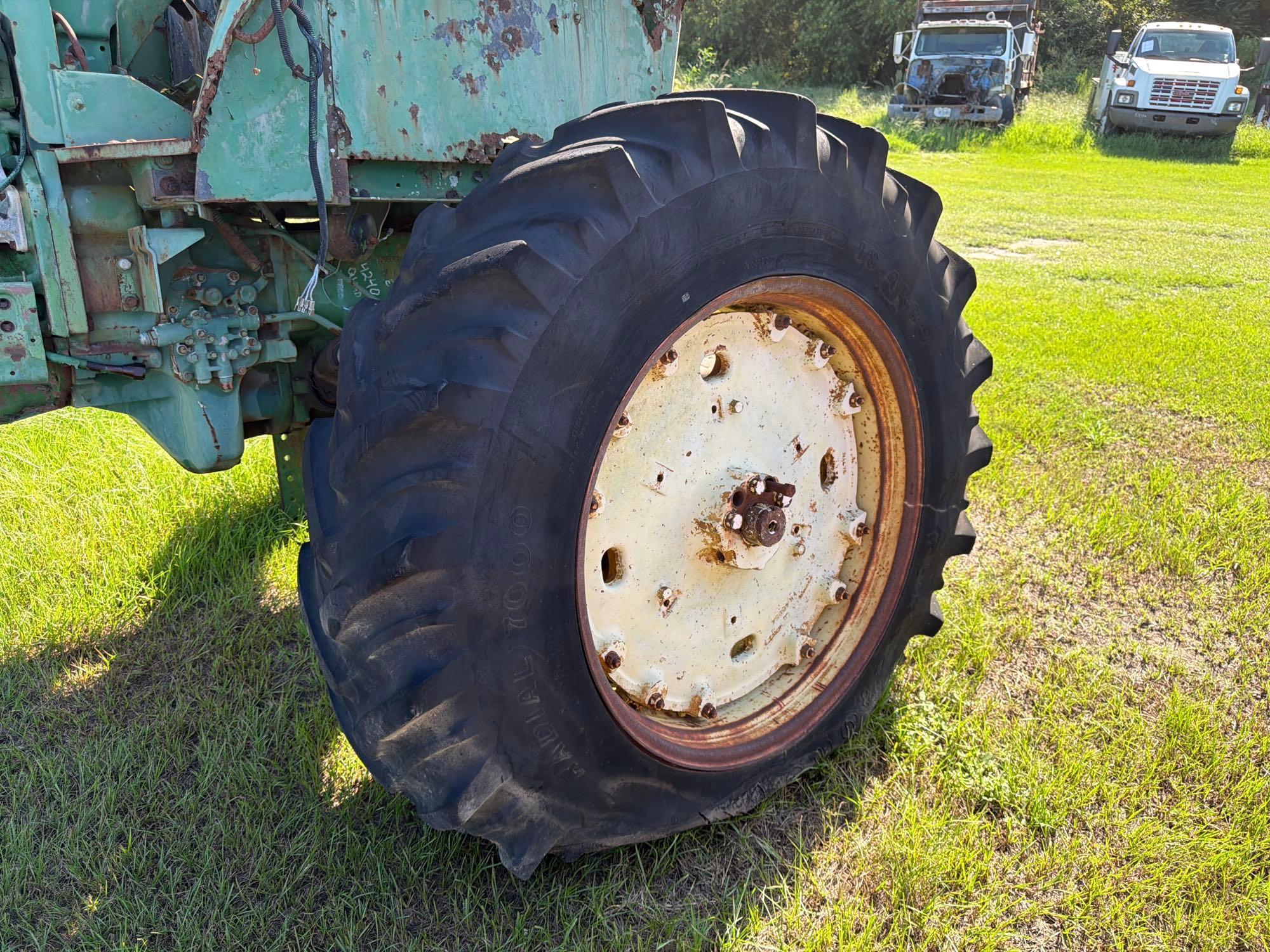 John Deere 4240