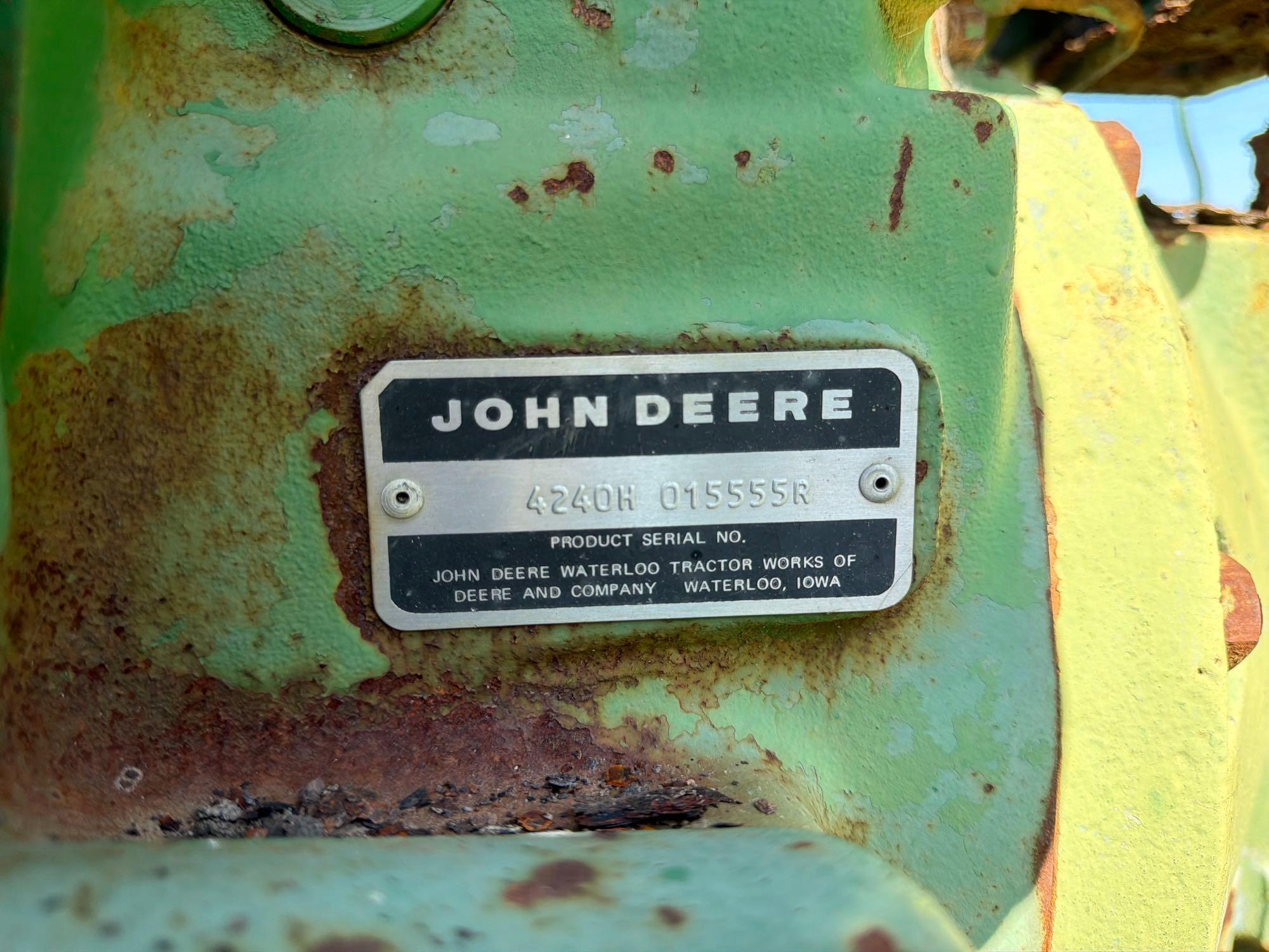 John Deere 4240
