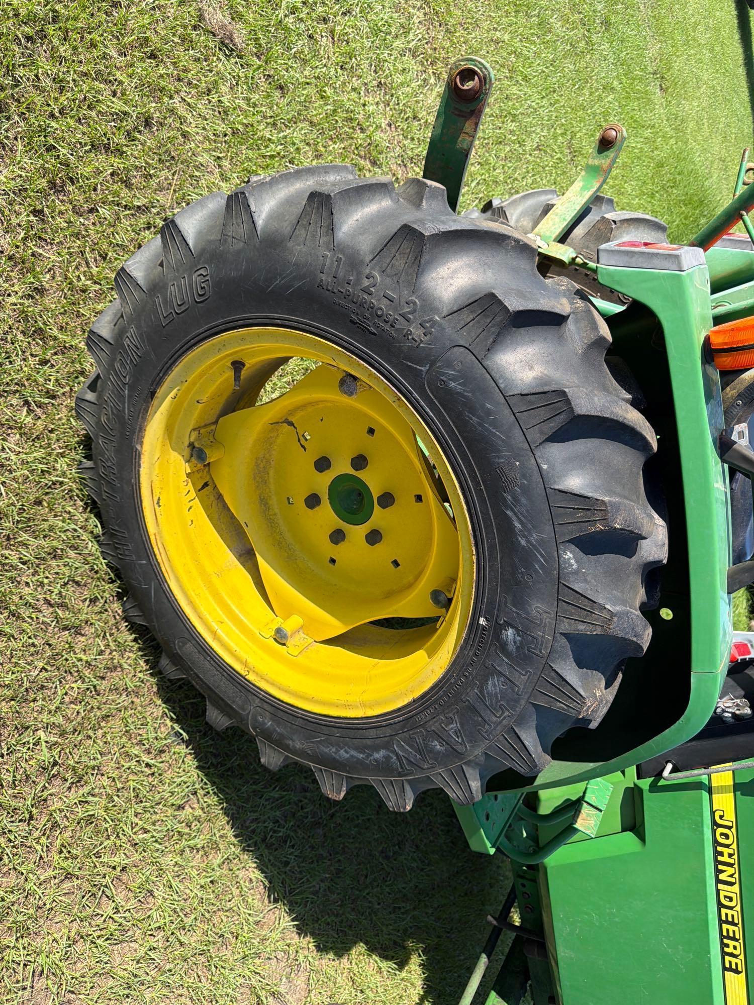 John Deere 790