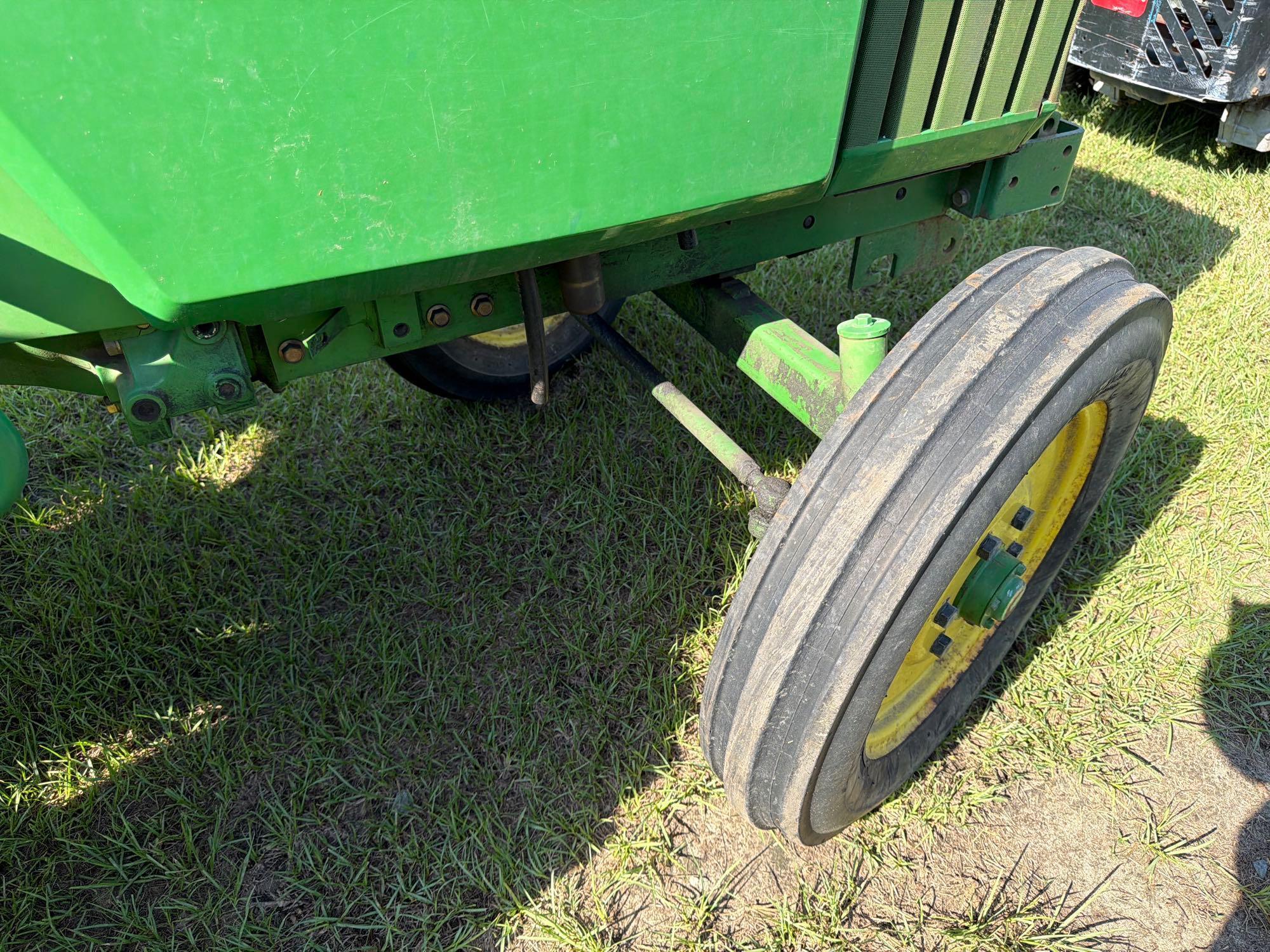 John Deere 790