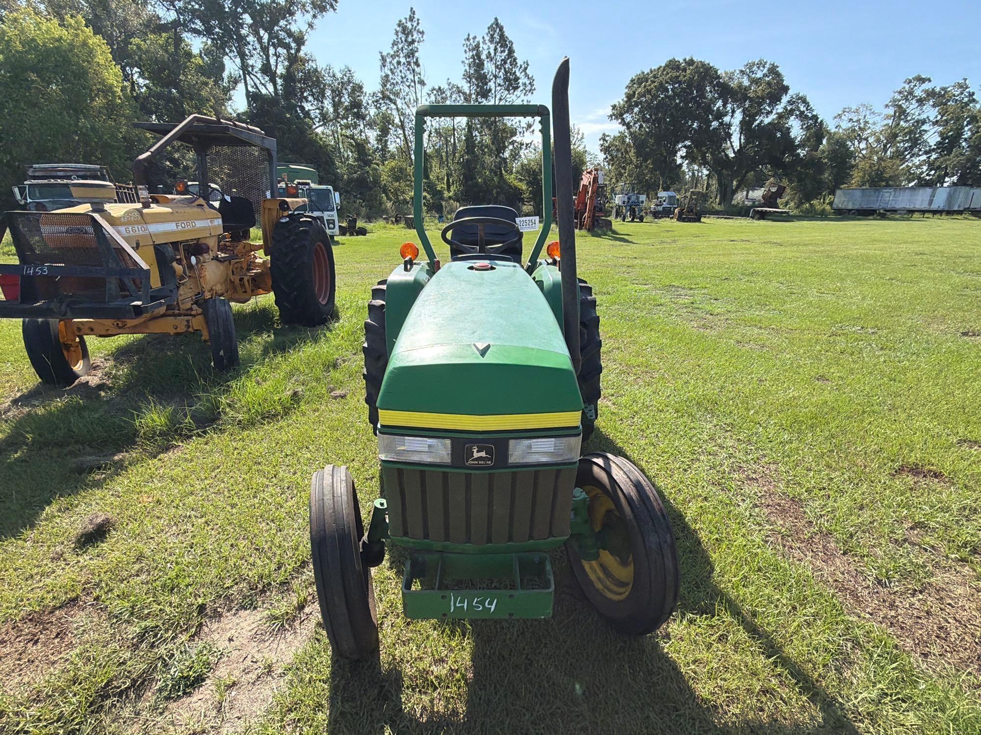 John Deere 790