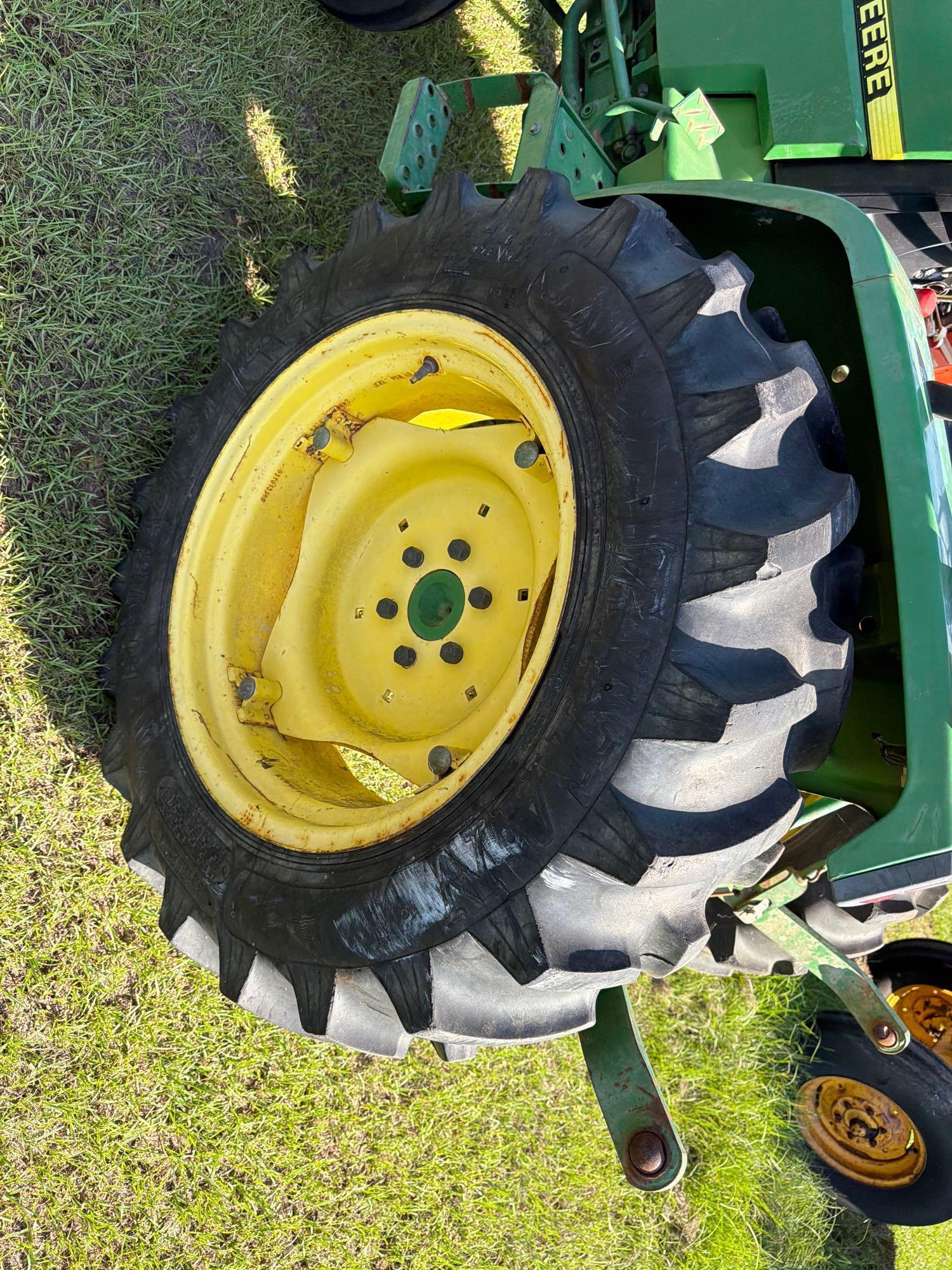 John Deere 790