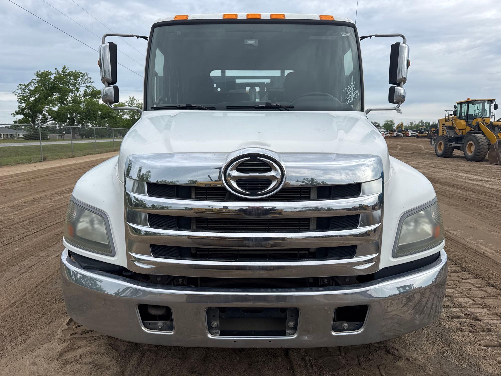 2017 Hino 258