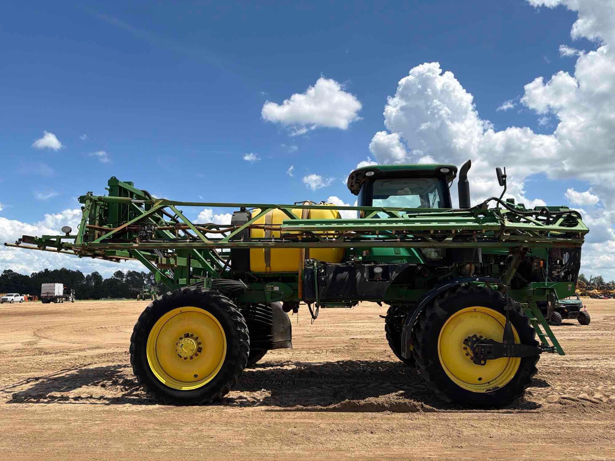 John Deere R4030