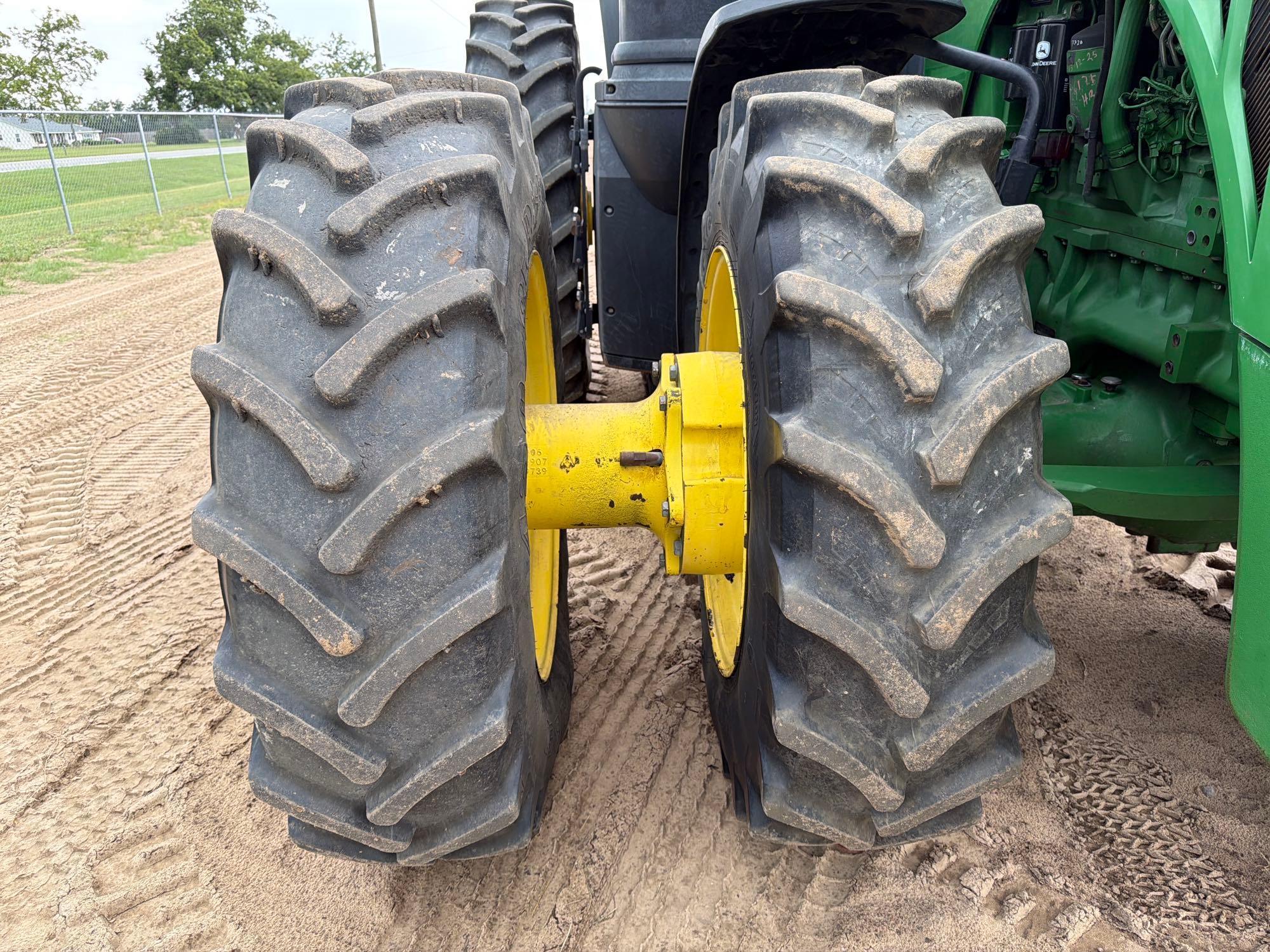 John Deere 8320R