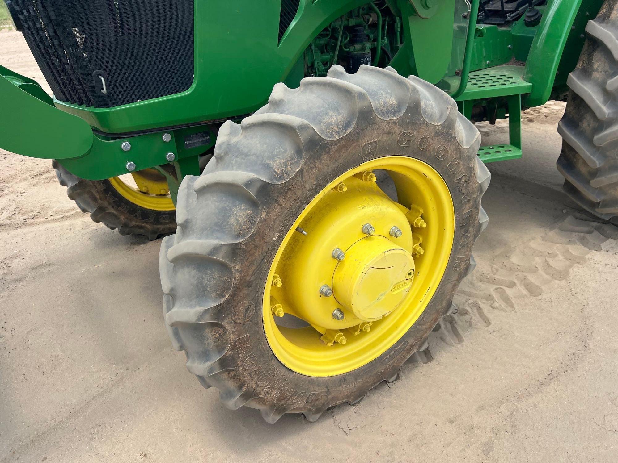 John Deere 5075E
