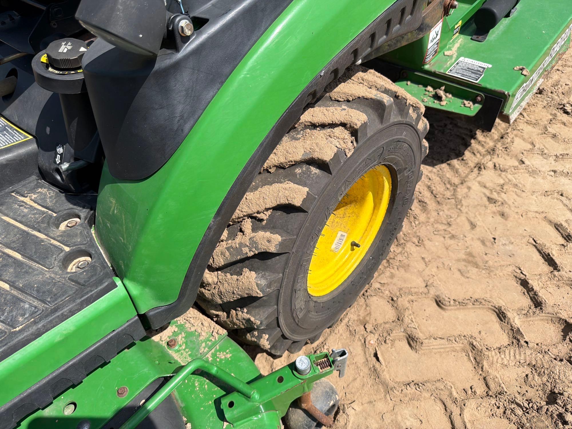 John Deere 1025R