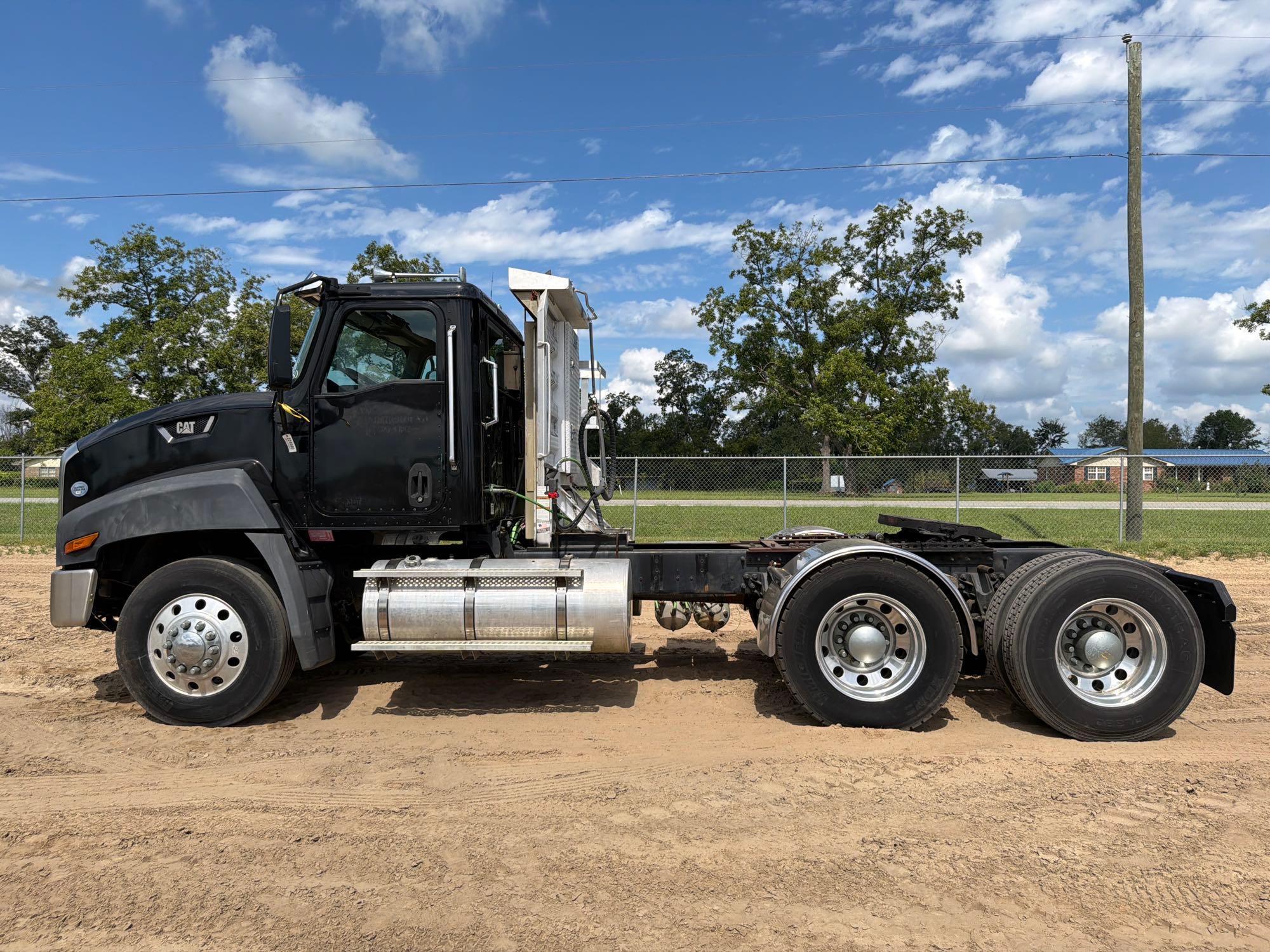 Photo of a  Caterpillar CT660