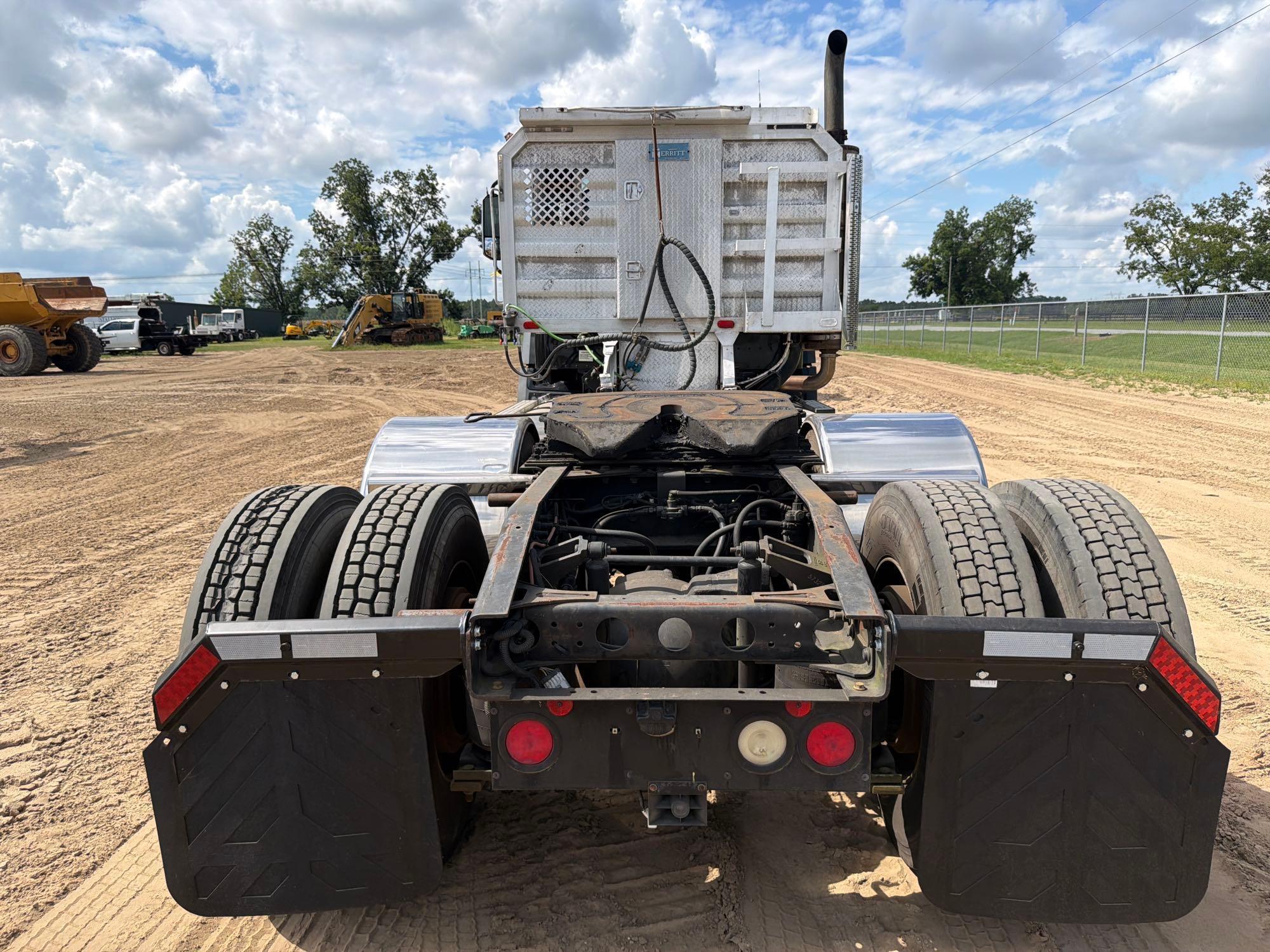 2014 Caterpillar CT660