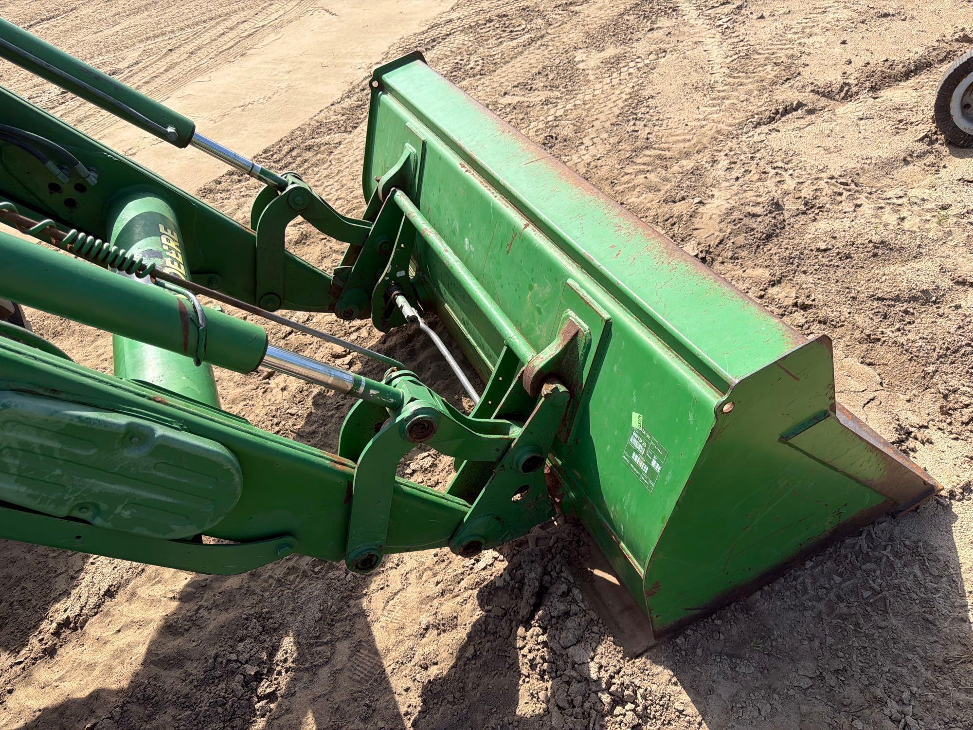 John Deere 5101E