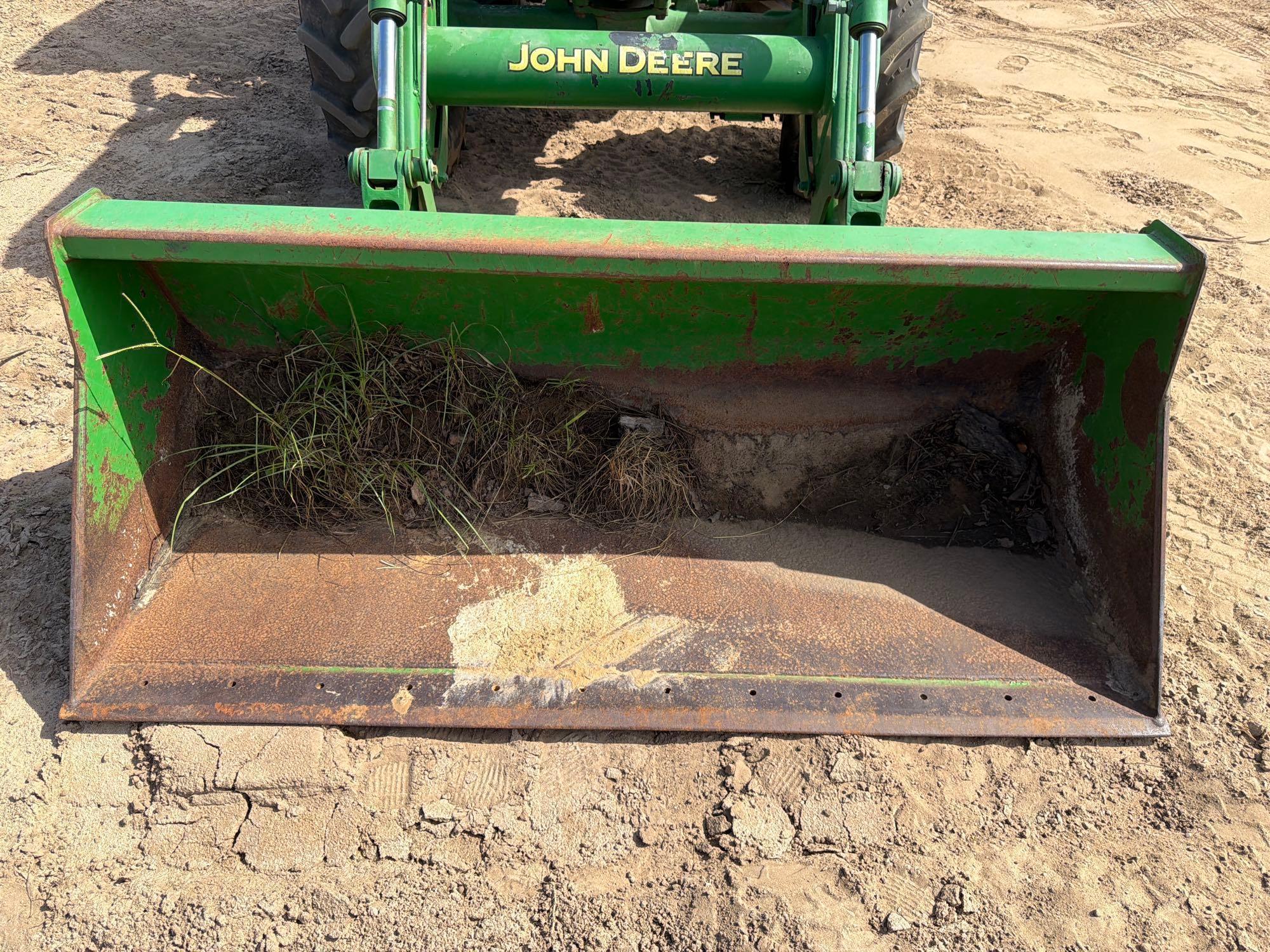 John Deere 5101E