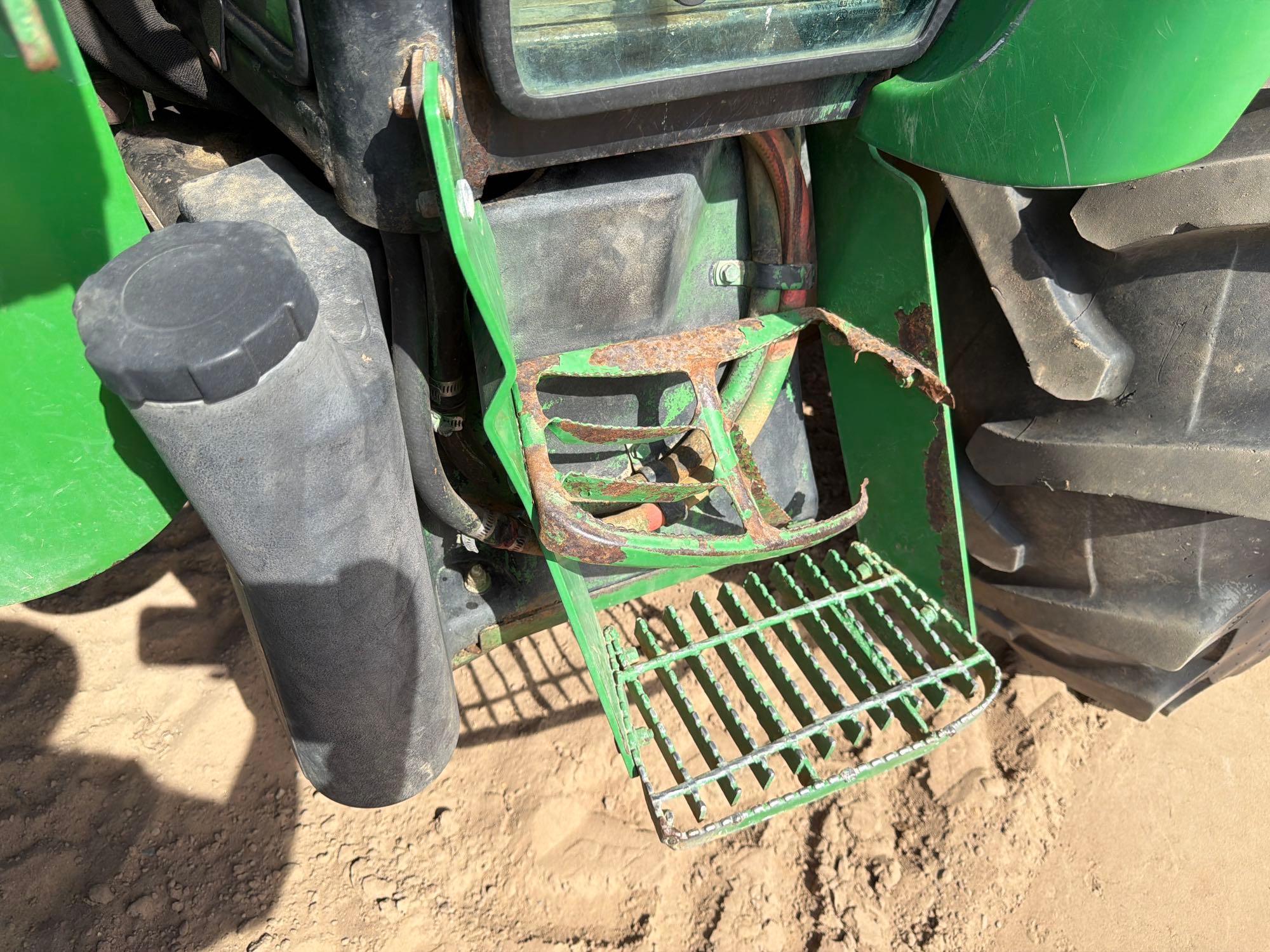 John Deere 5101E