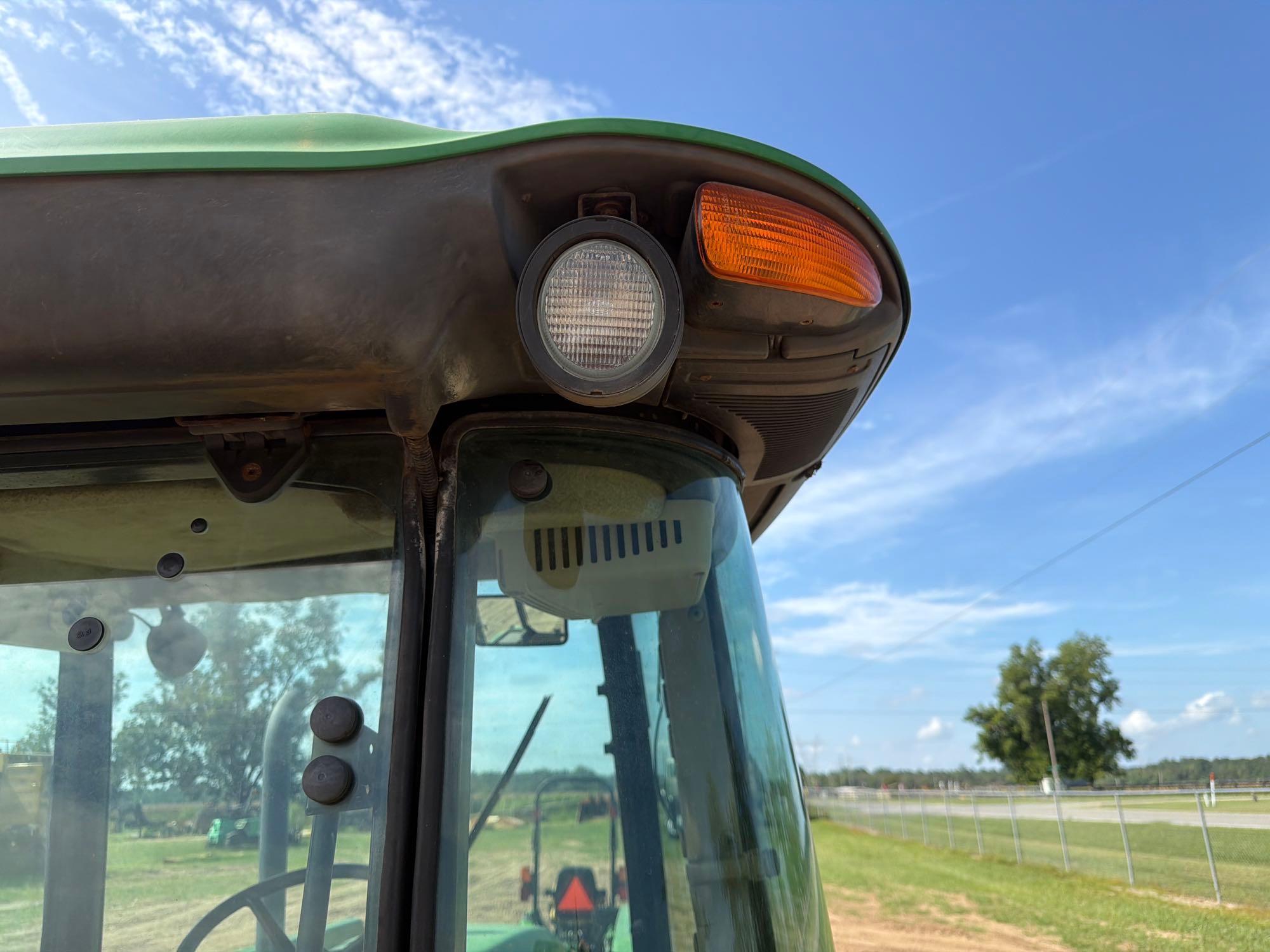 John Deere 5101E