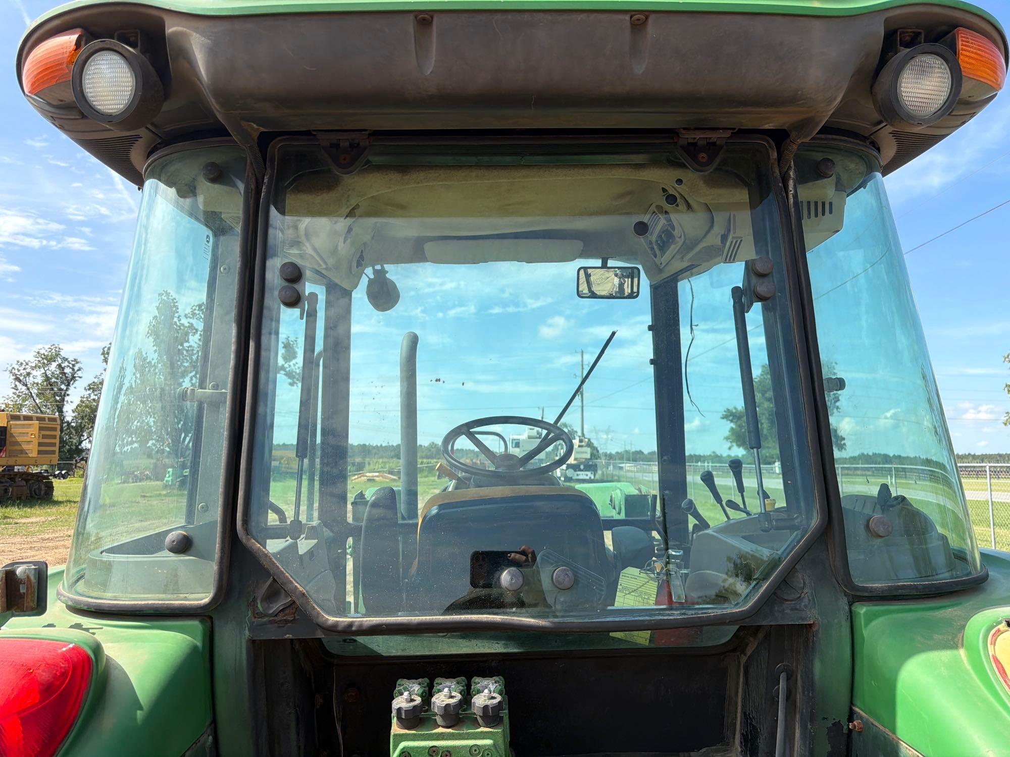 John Deere 5101E