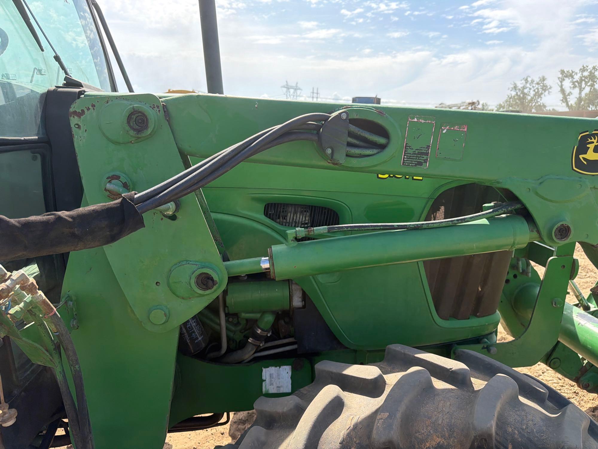 John Deere 5101E