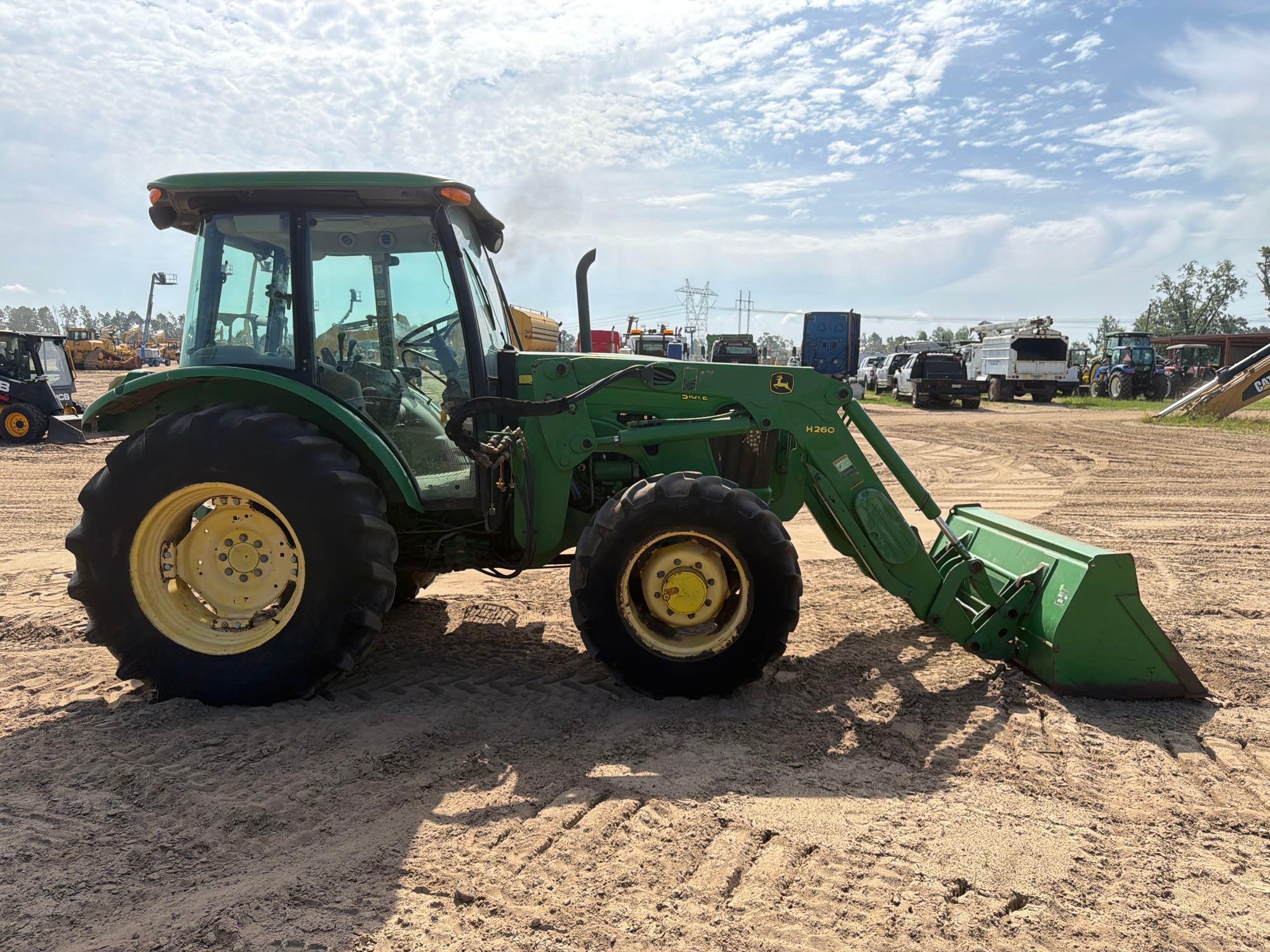 John Deere 5101E