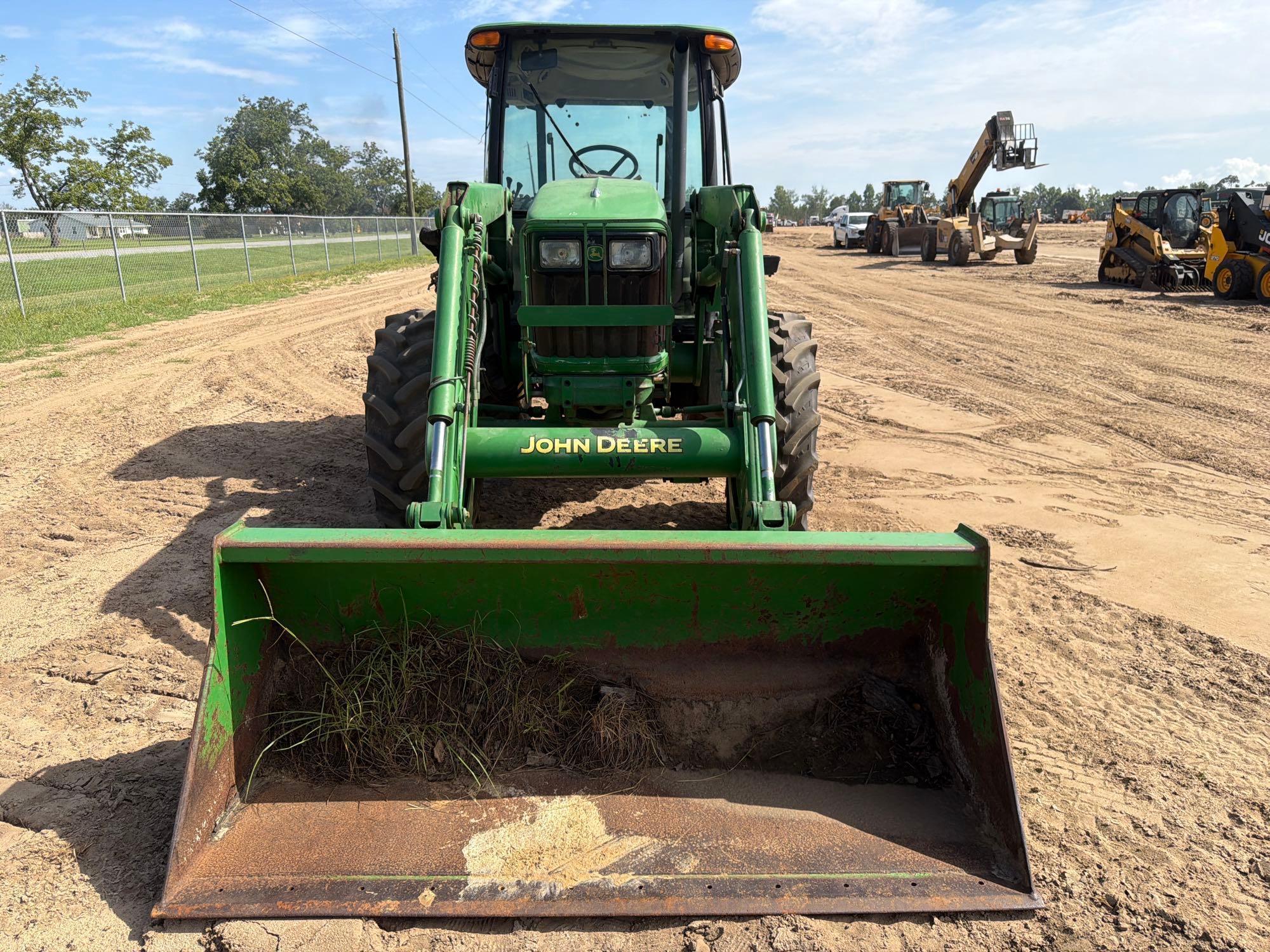 John Deere 5101E