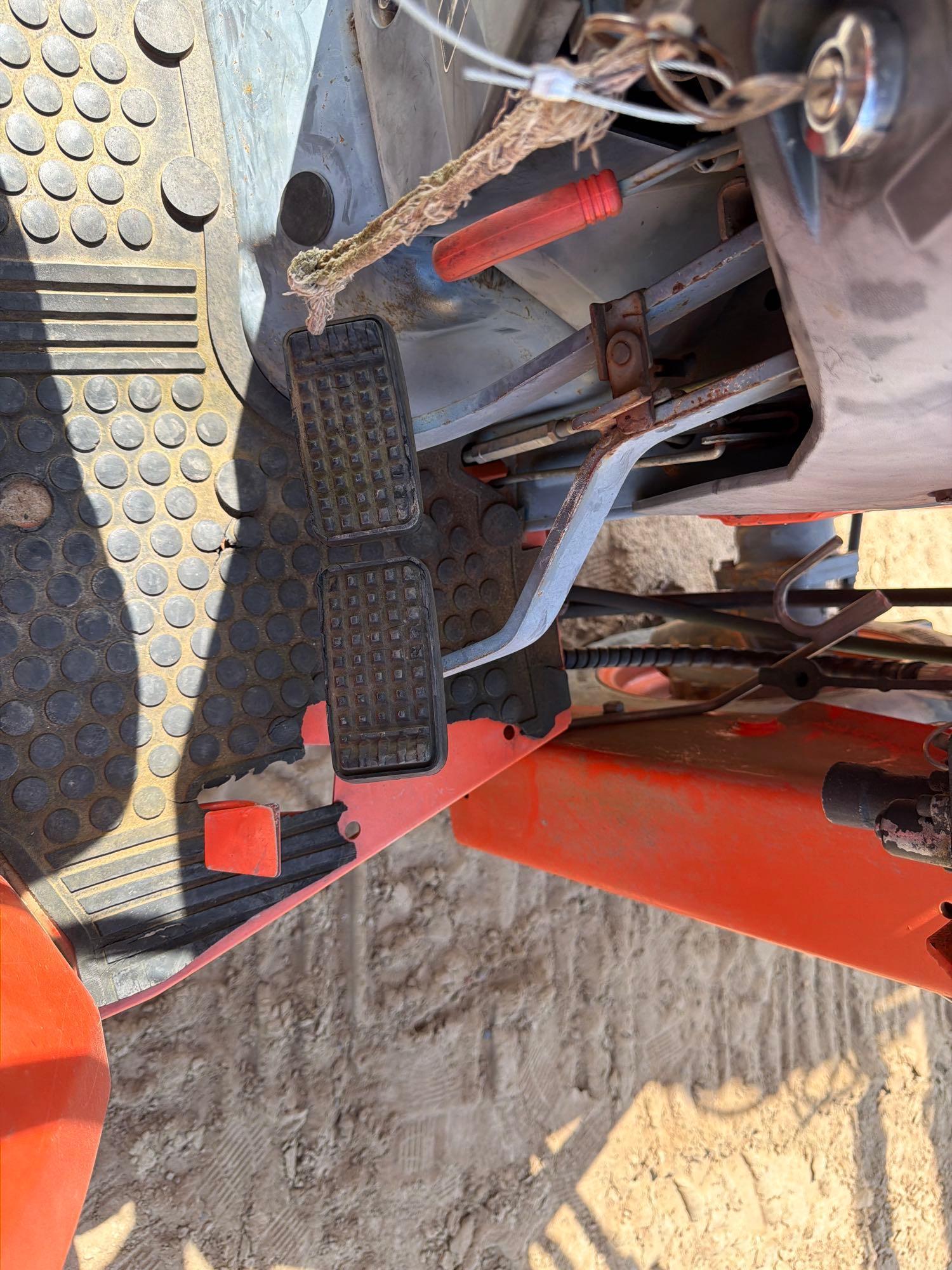 Kubota L3300