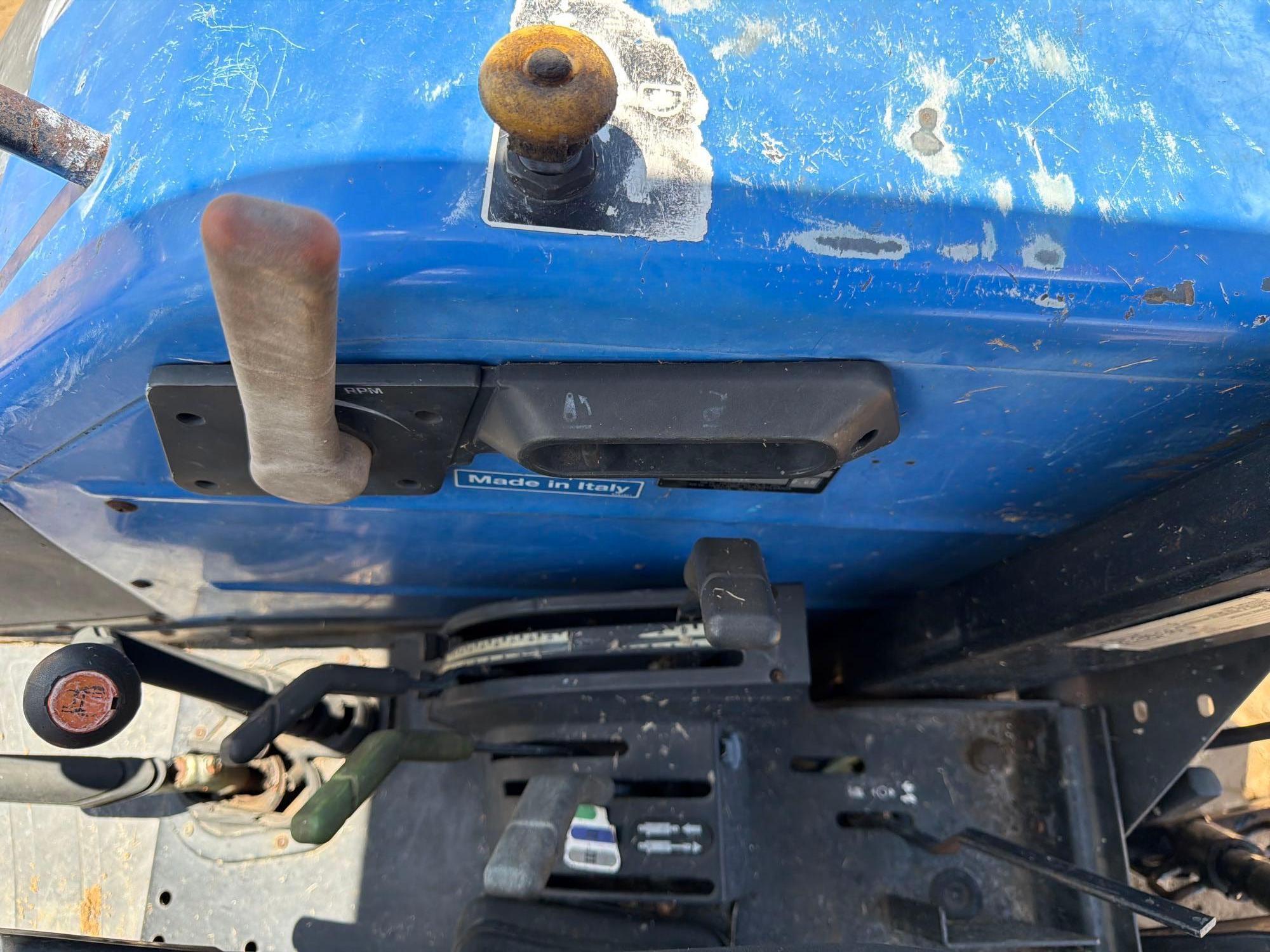 New Holland TL90A