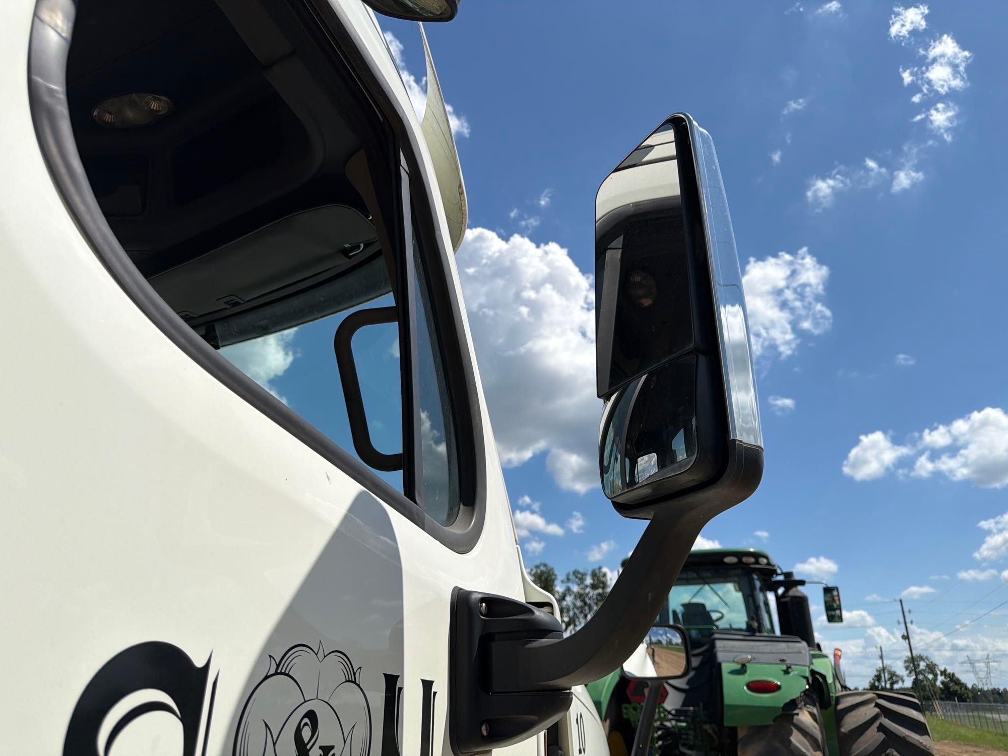 2016 Freightliner 125