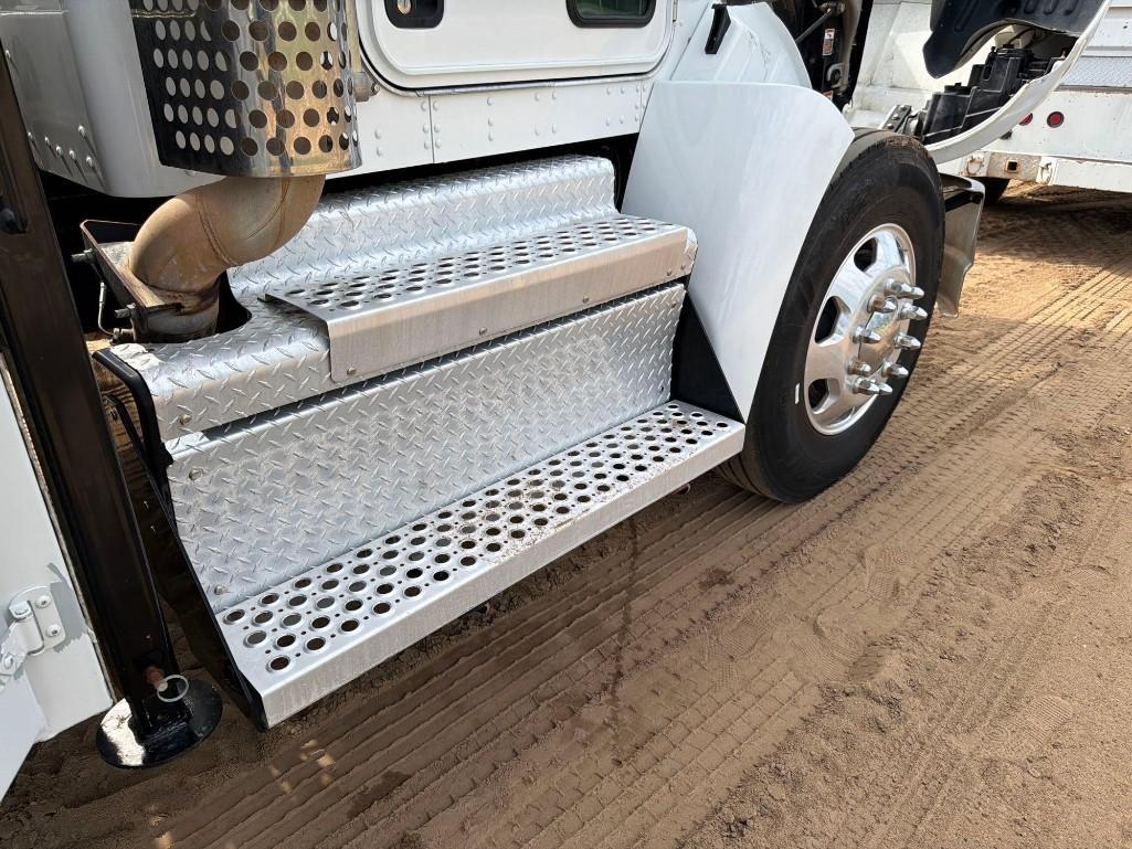 2021 Kenworth T270