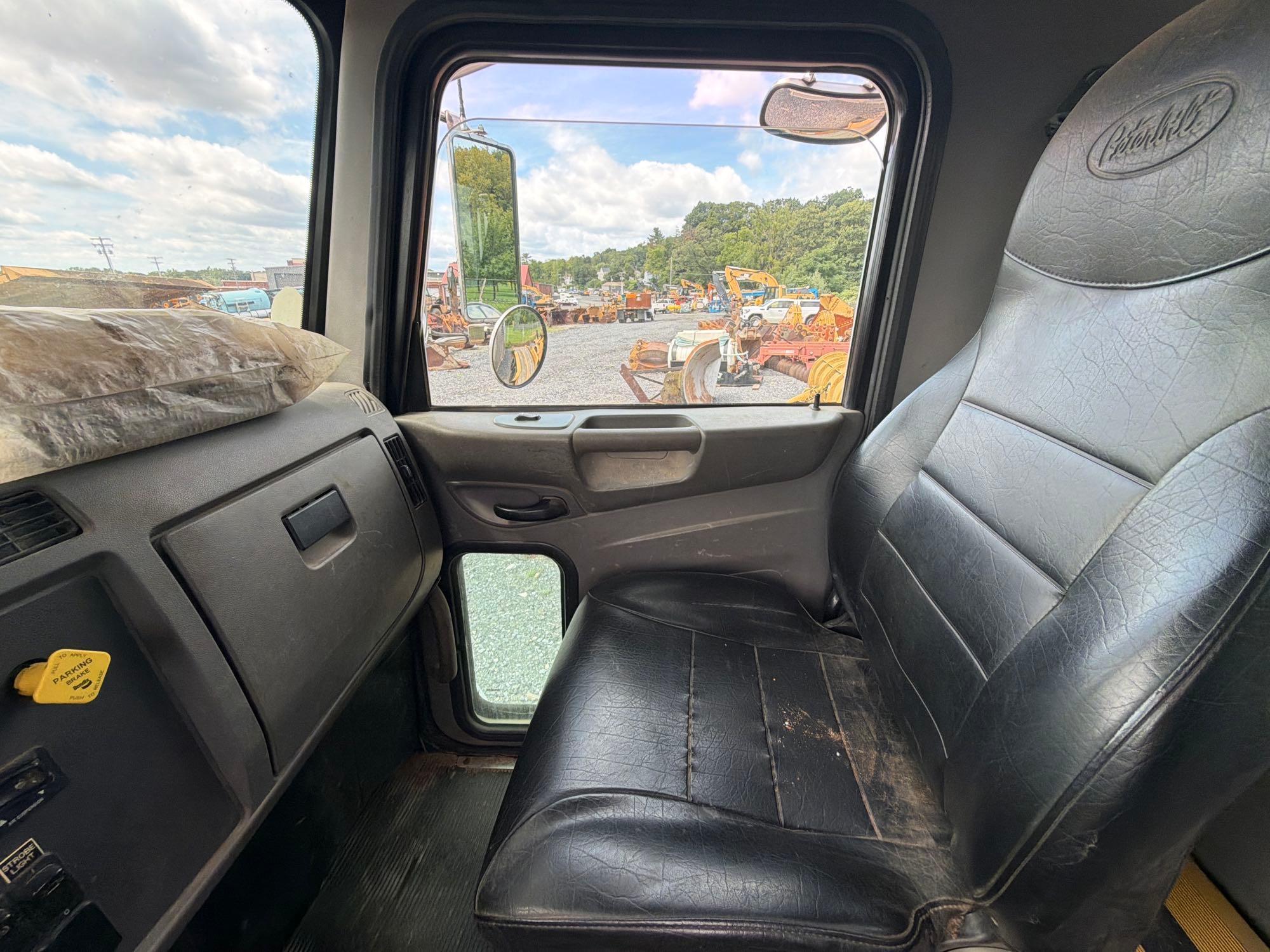 2016 Peterbilt 337