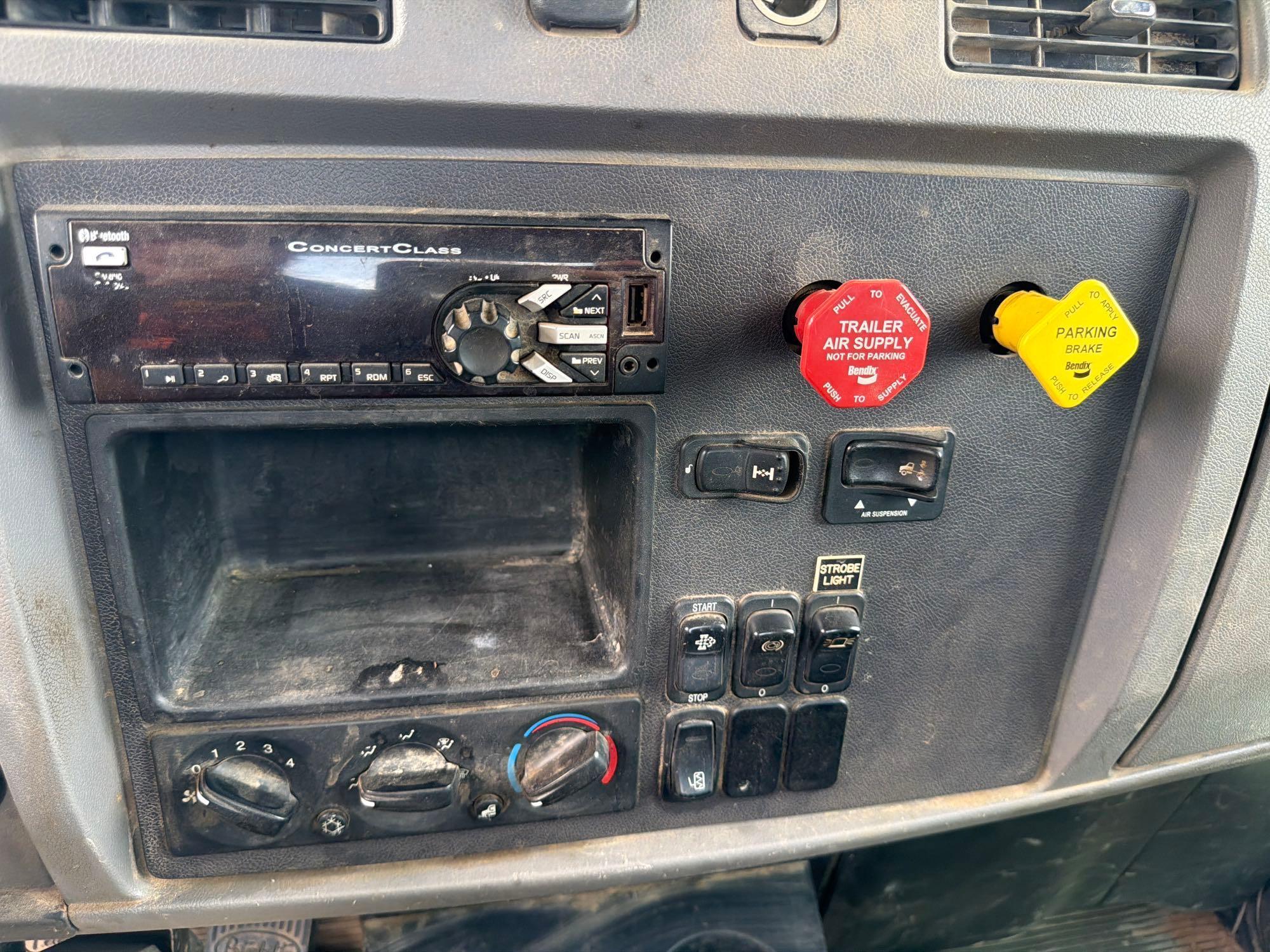 2016 Peterbilt 337