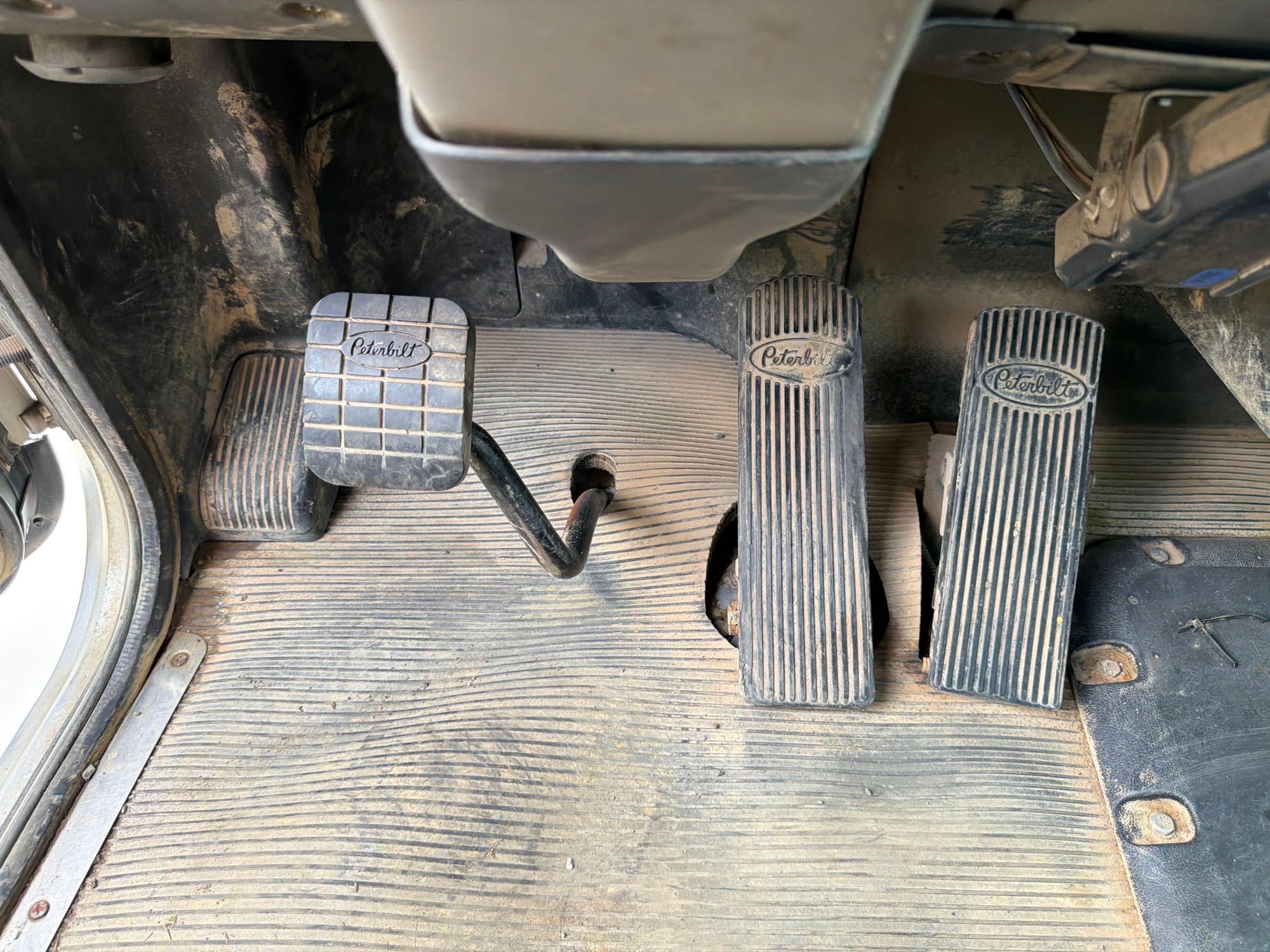 2016 Peterbilt 337