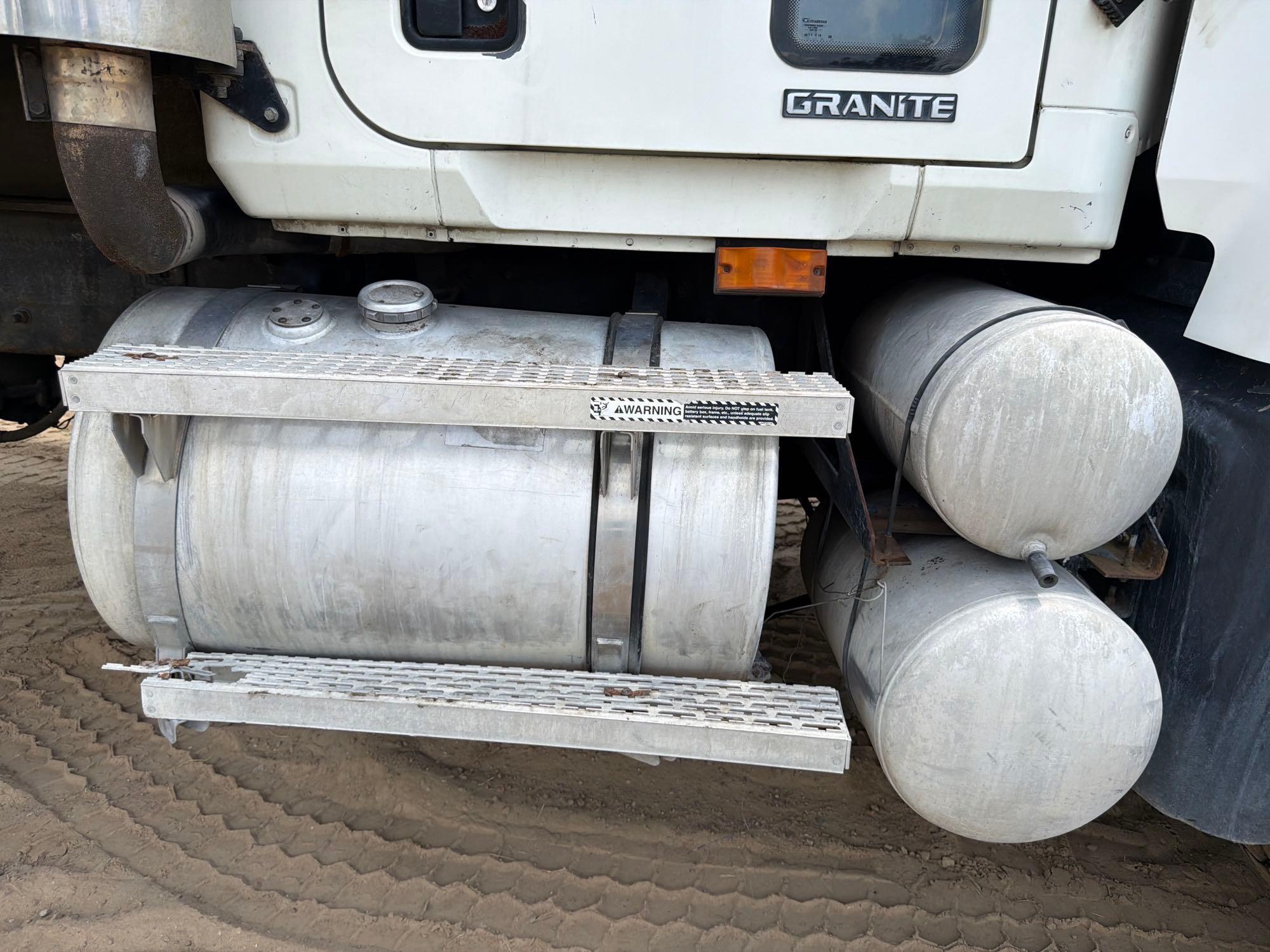 2006 Mack CV713