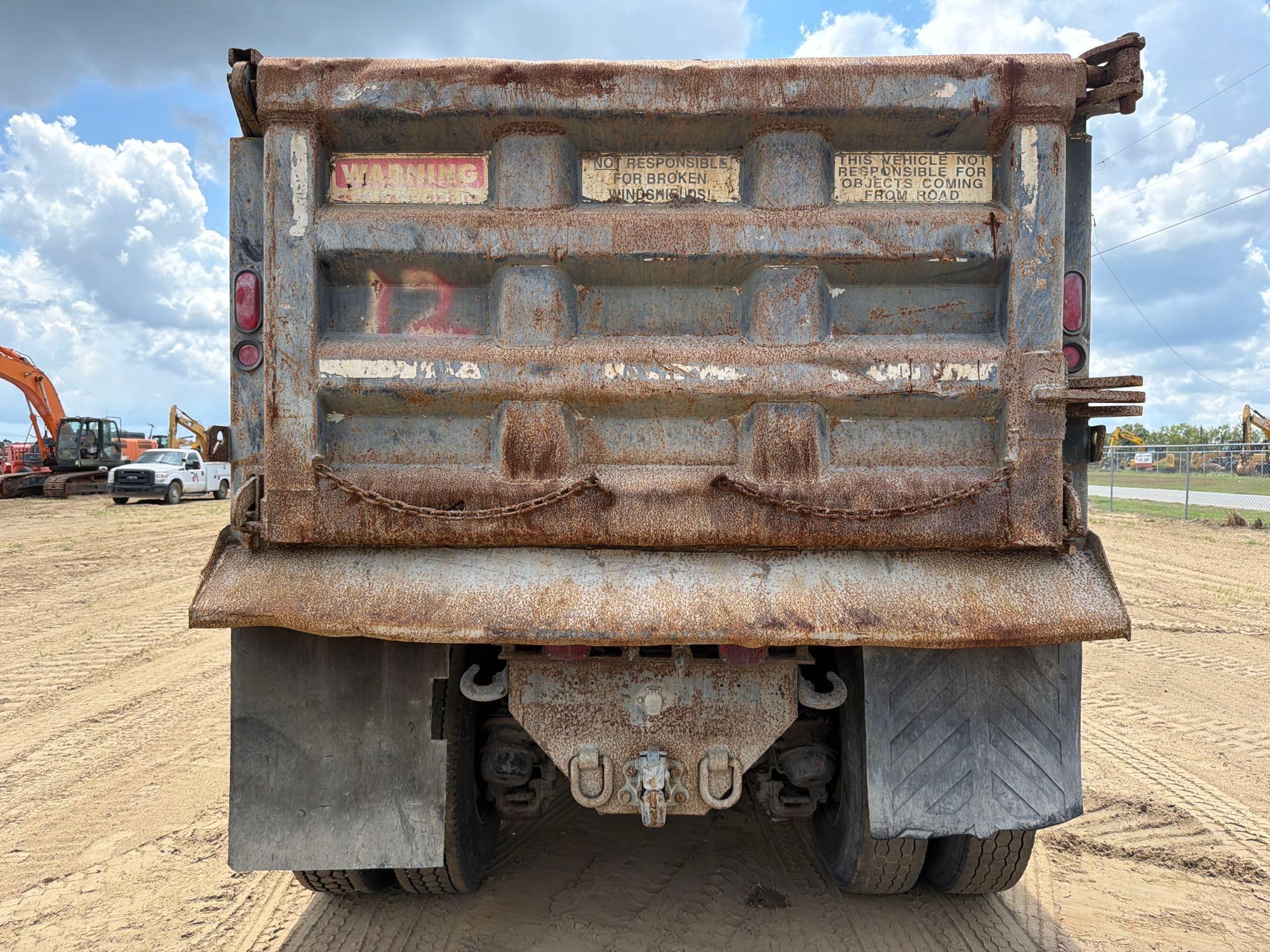 2006 Mack CV713