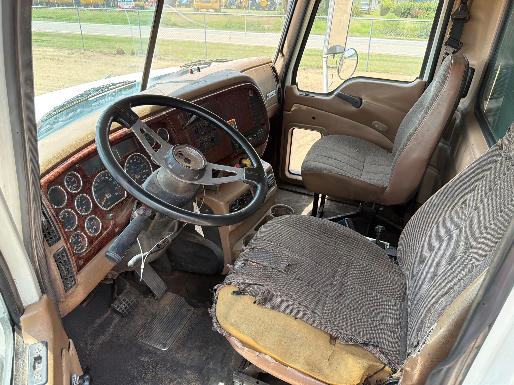 2006 Mack CV713