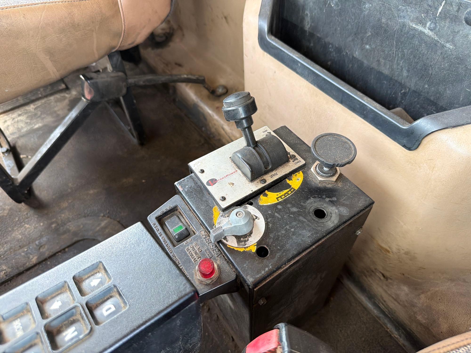 2006 Mack CV713