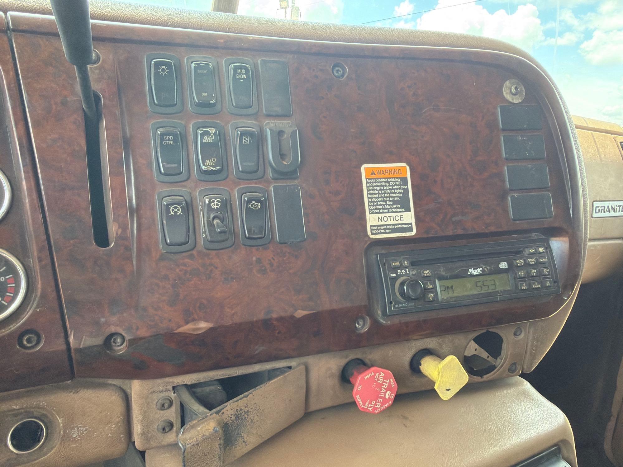 2006 Mack CV713