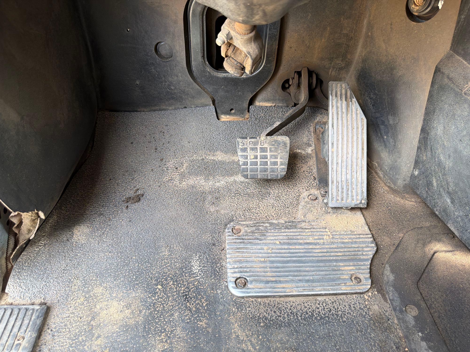 2006 Mack CV713