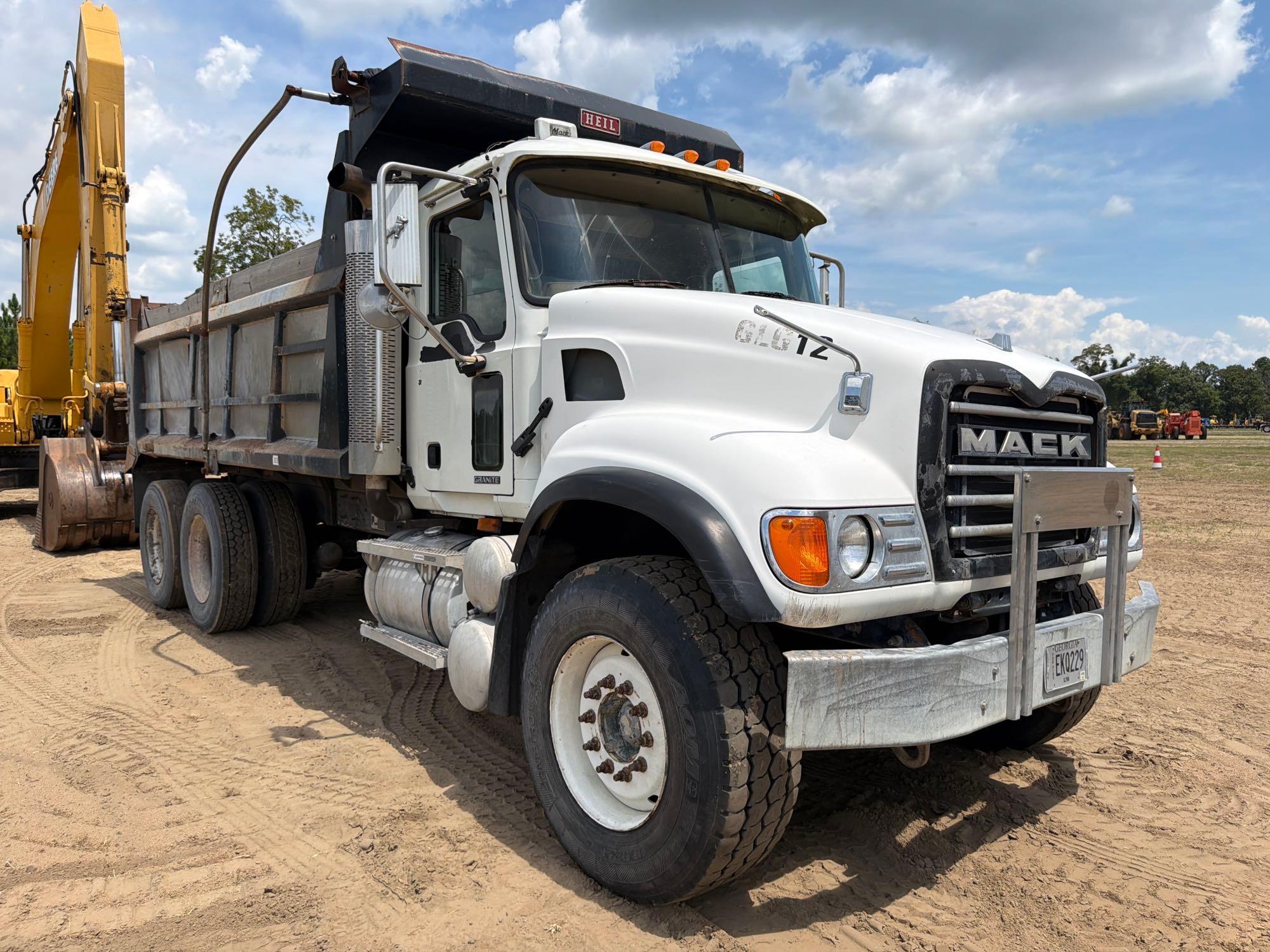 2006 Mack CV713