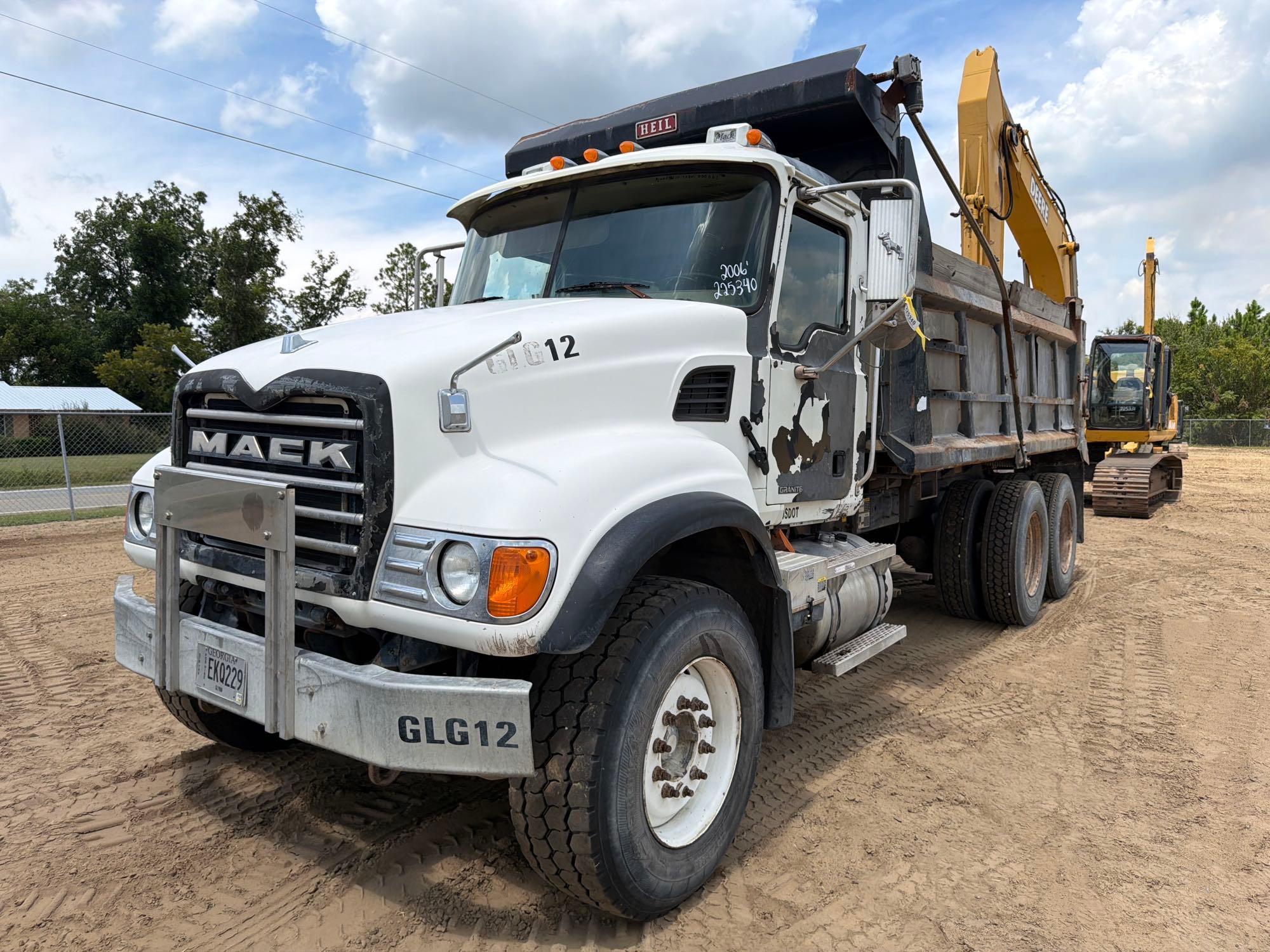 2006 Mack CV713