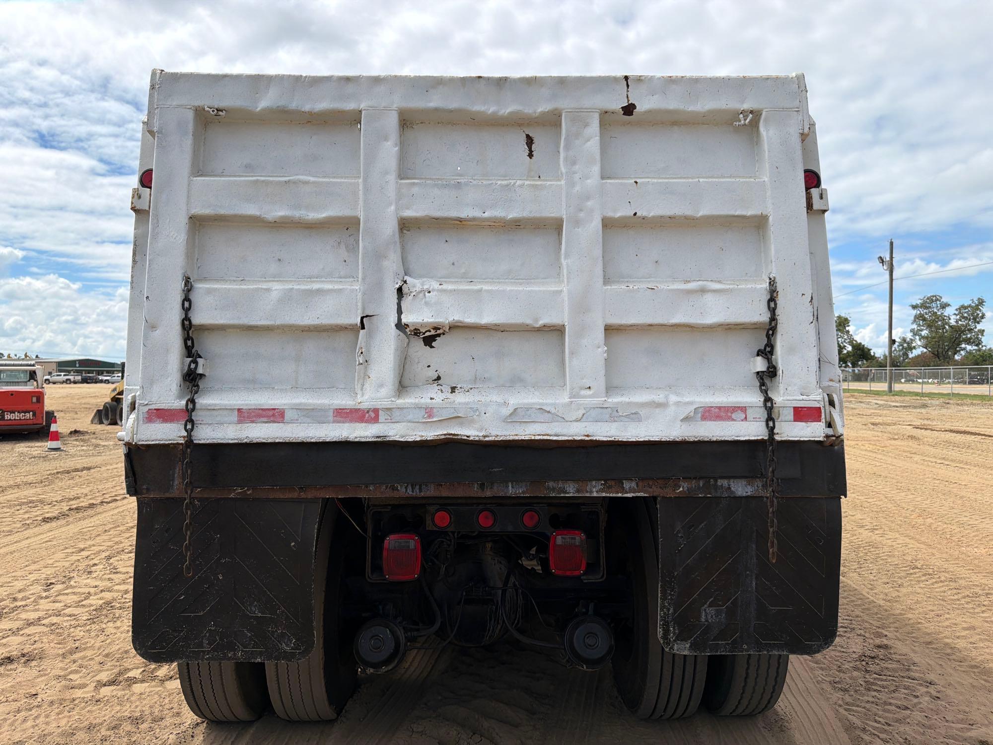 2000 International 4900 6X4