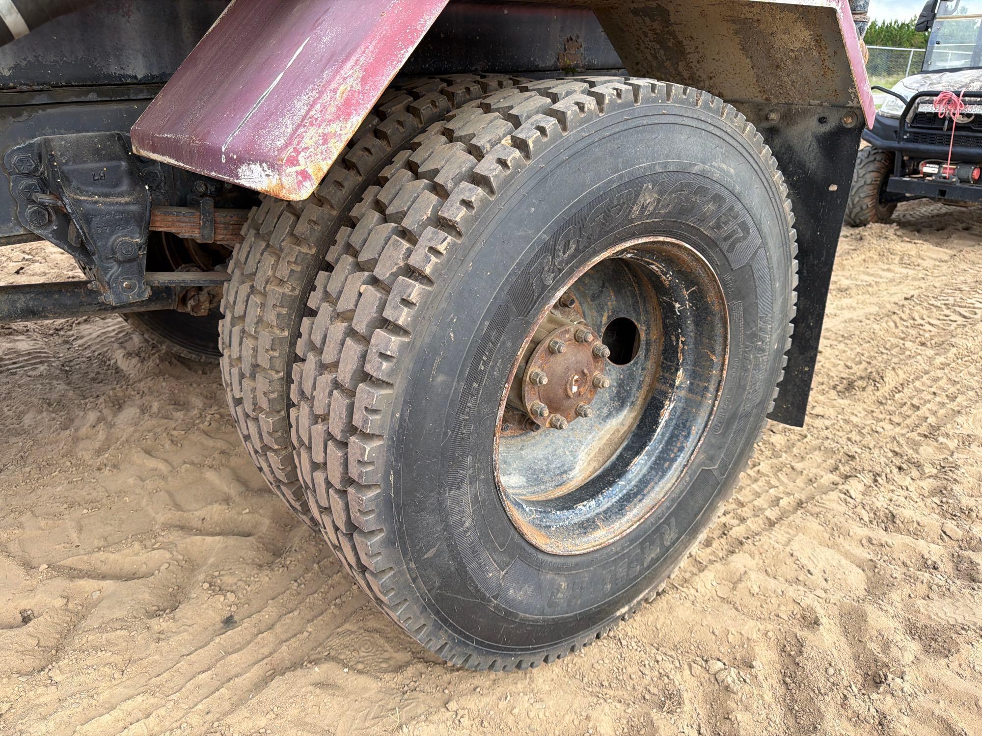 1990 Ford F800