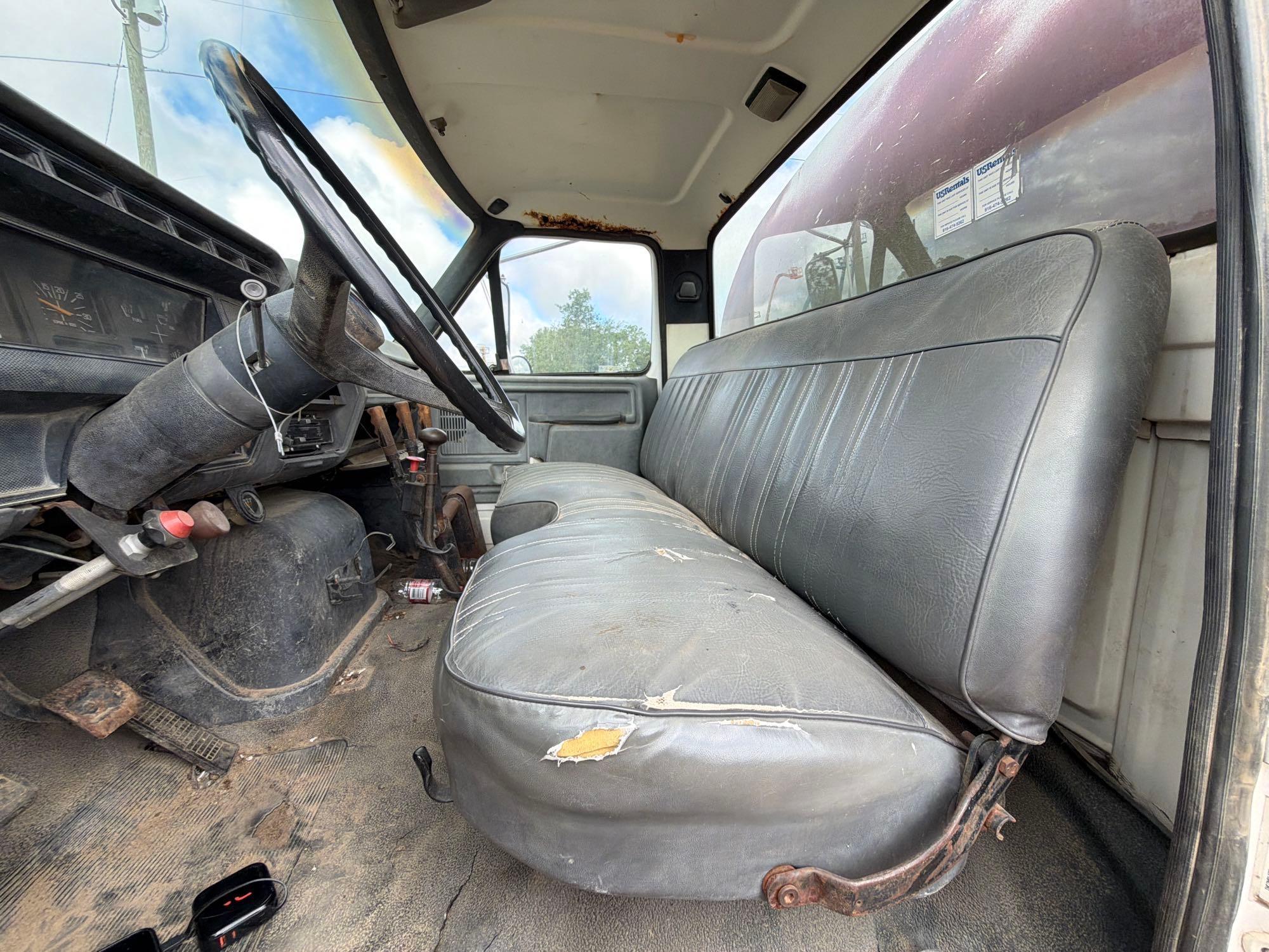 1990 Ford F800