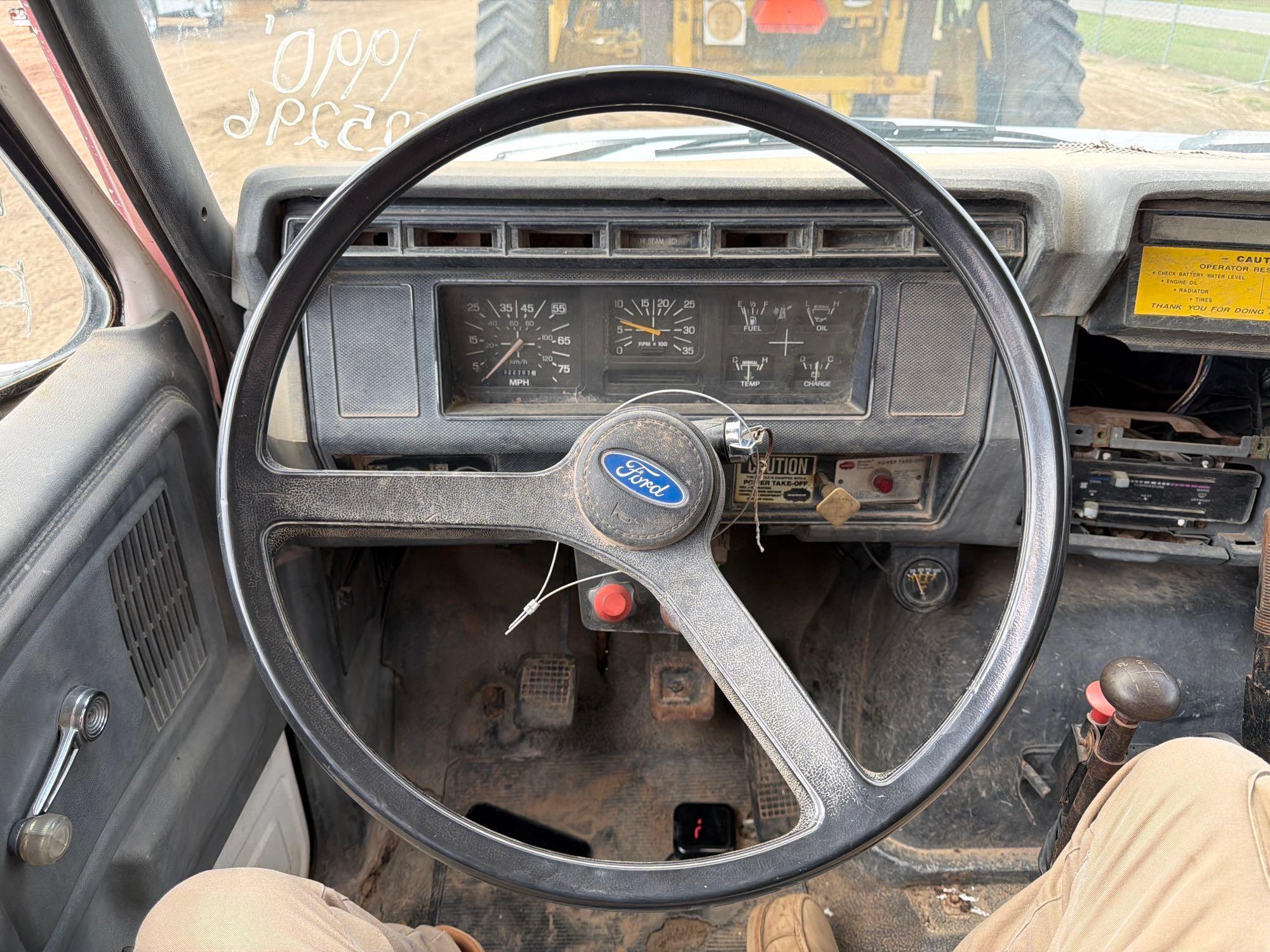 1990 Ford F800