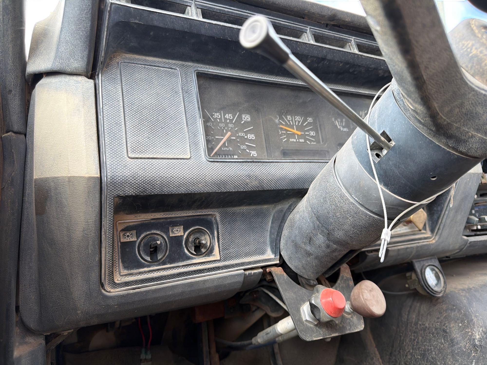 1990 Ford F800