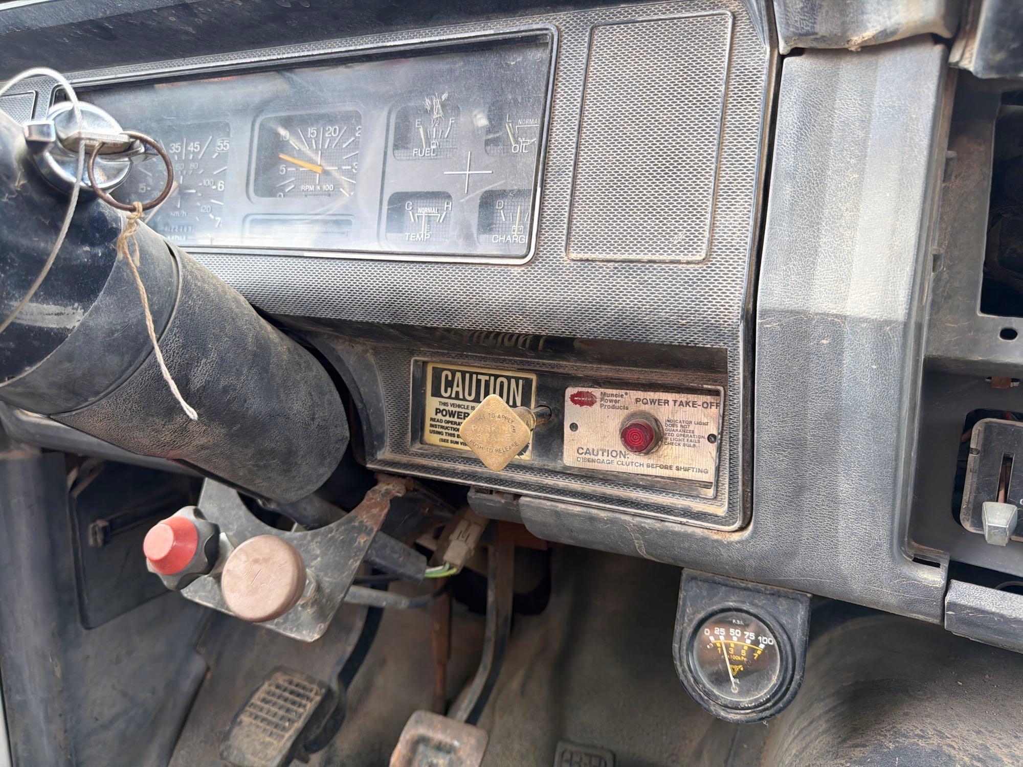 1990 Ford F800