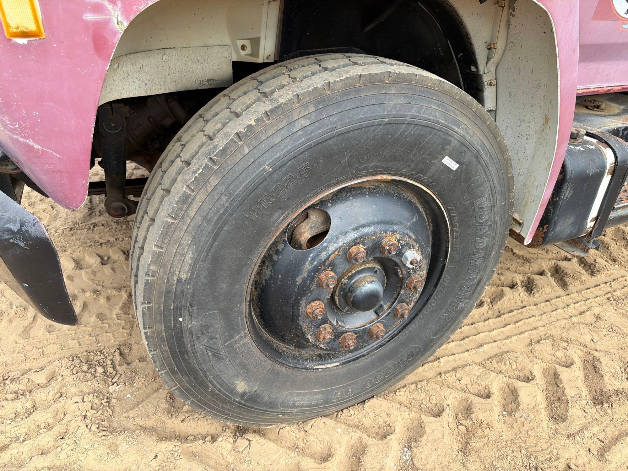 1990 Ford F800