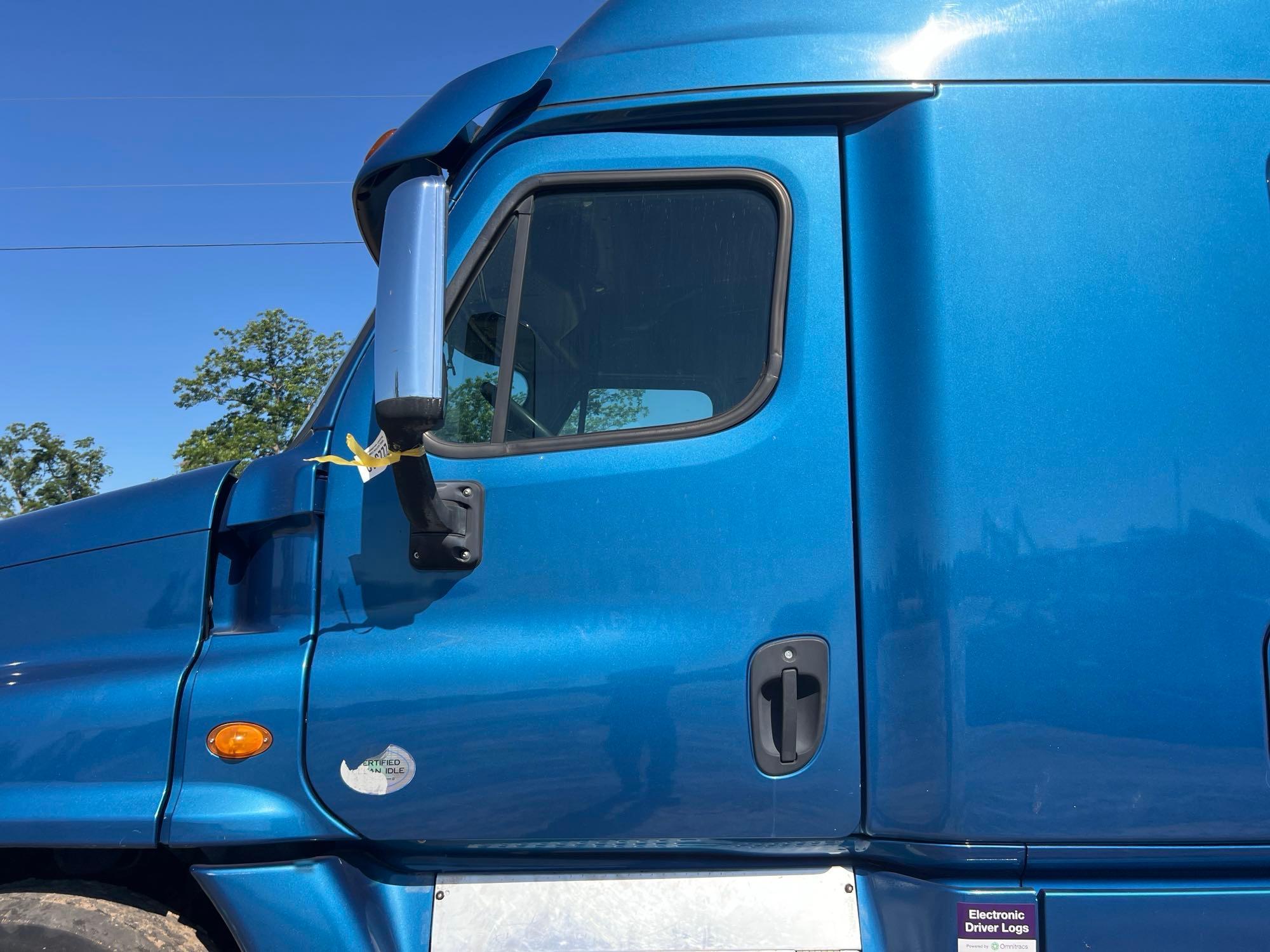 2014 Freightliner CASCADIA