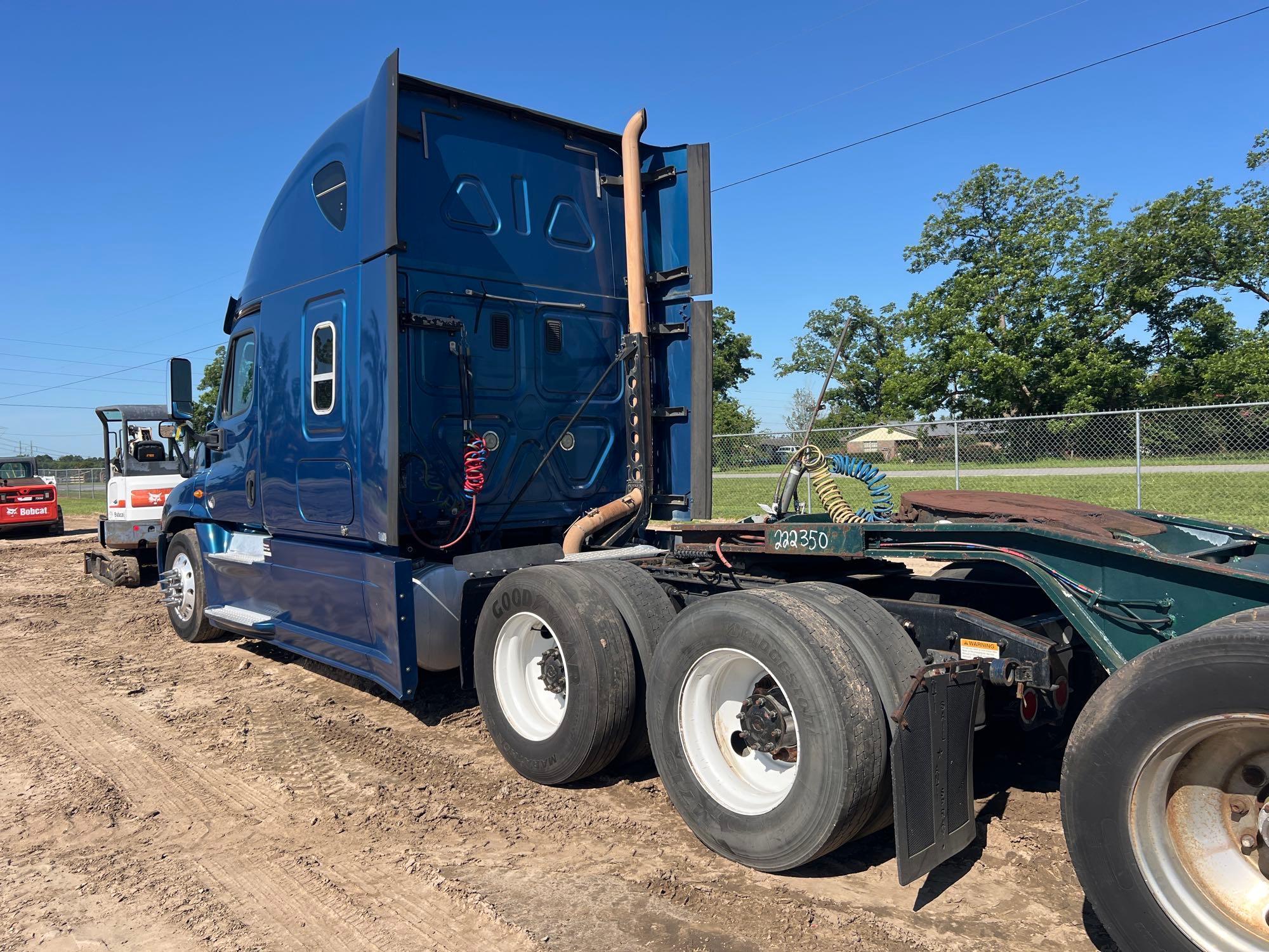 2014 Freightliner CASCADIA