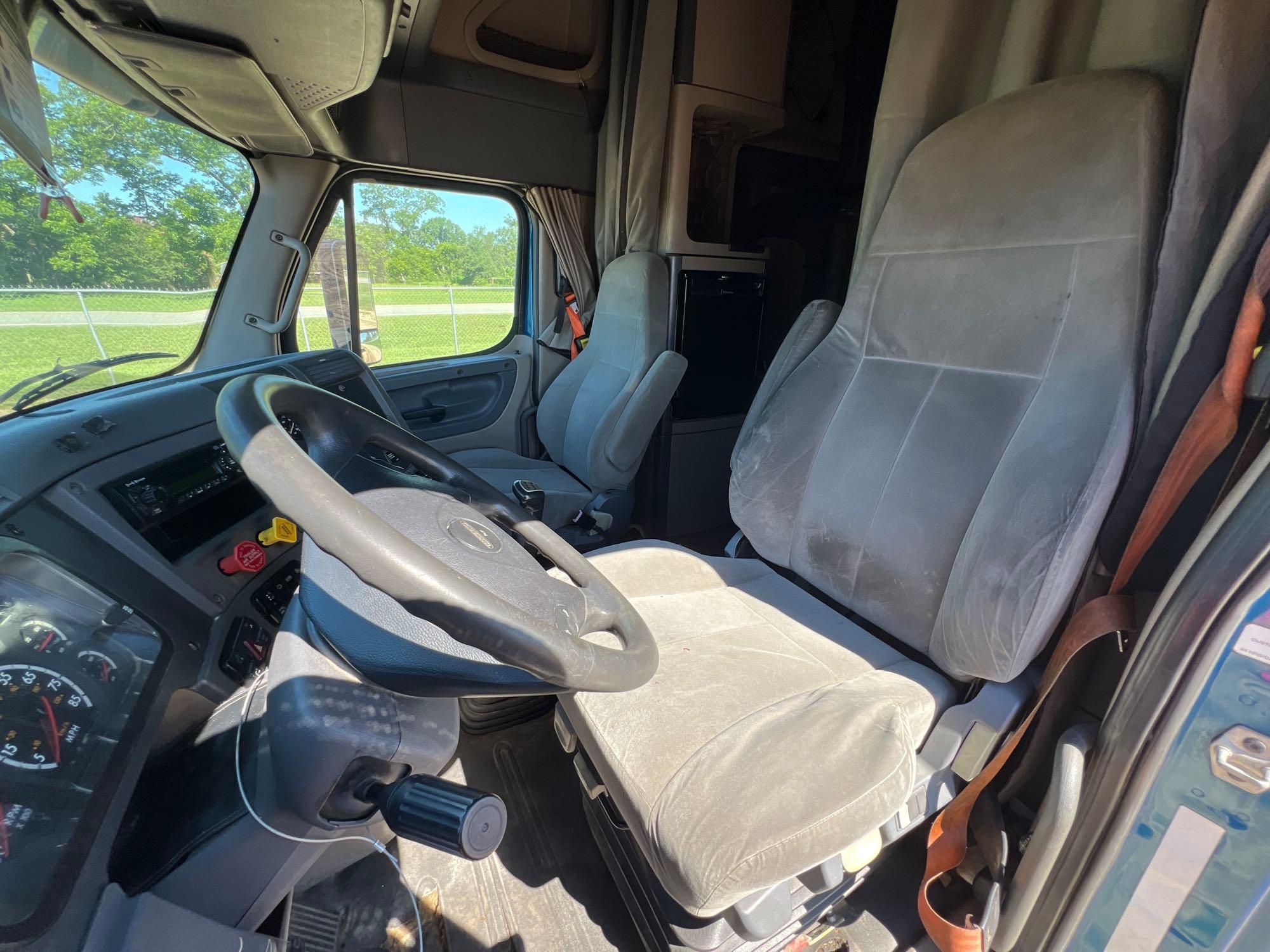 2014 Freightliner CASCADIA
