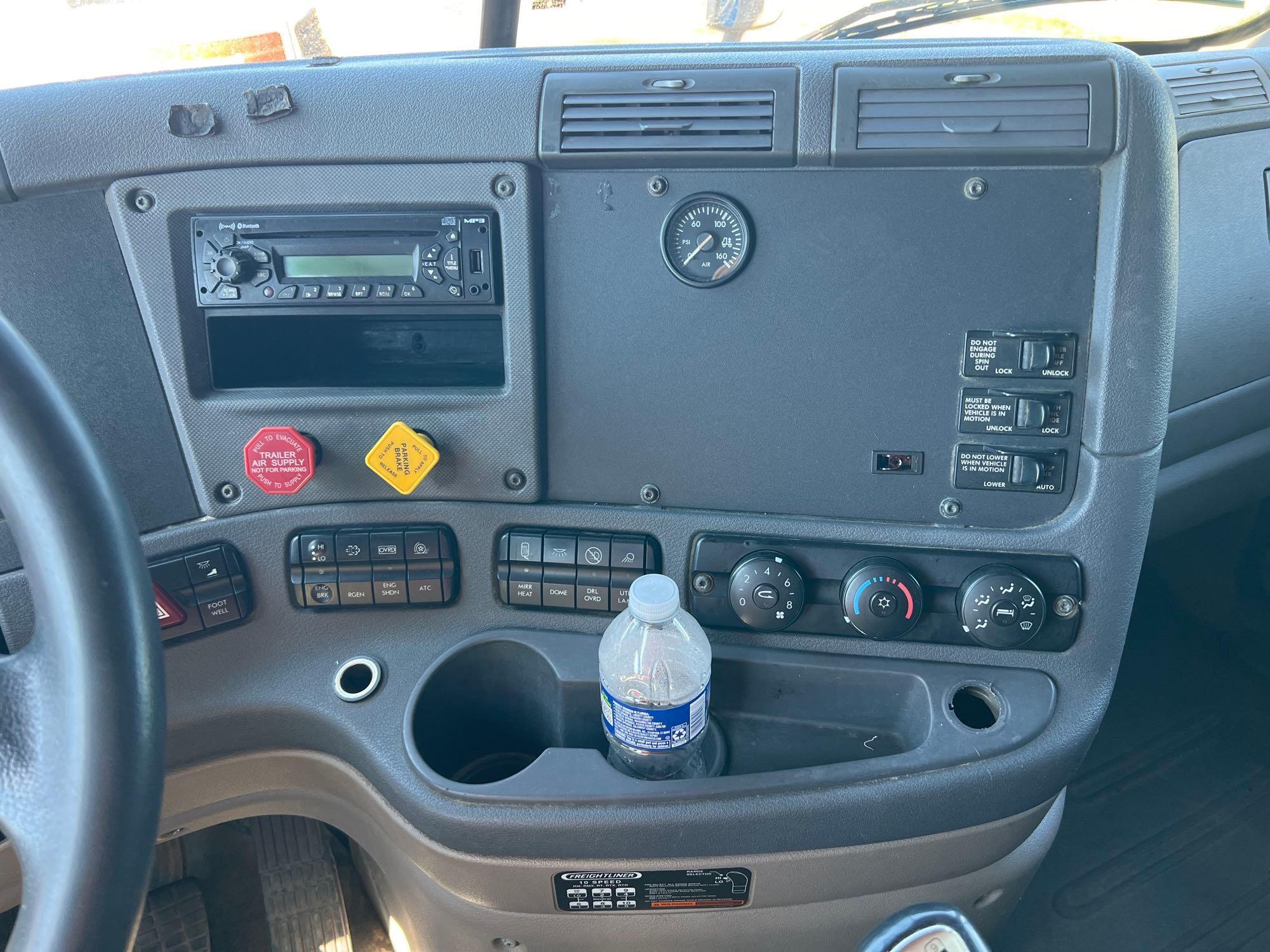 2014 Freightliner CASCADIA